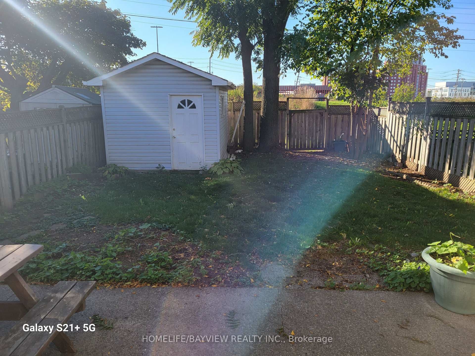 90 Sexton Crescent photo 17
