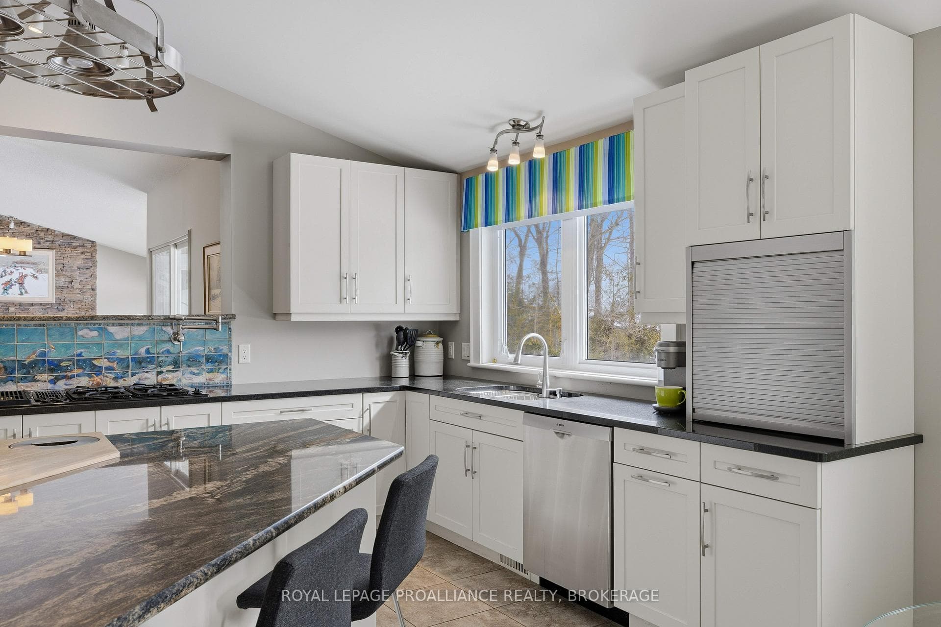 27 Riverside Drive photo 13