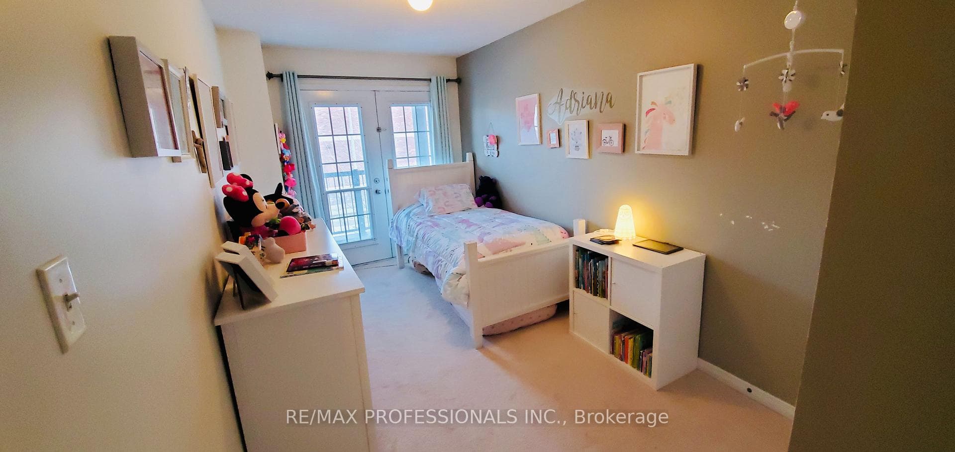 28 Laramie Crescent photo 9