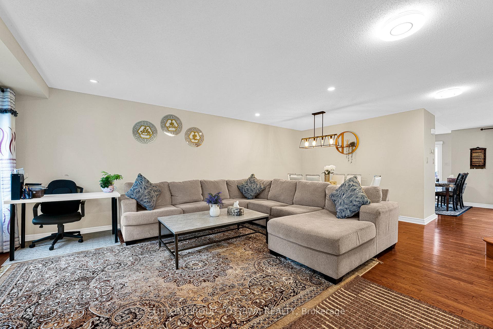 354 Haileybury Street photo 4