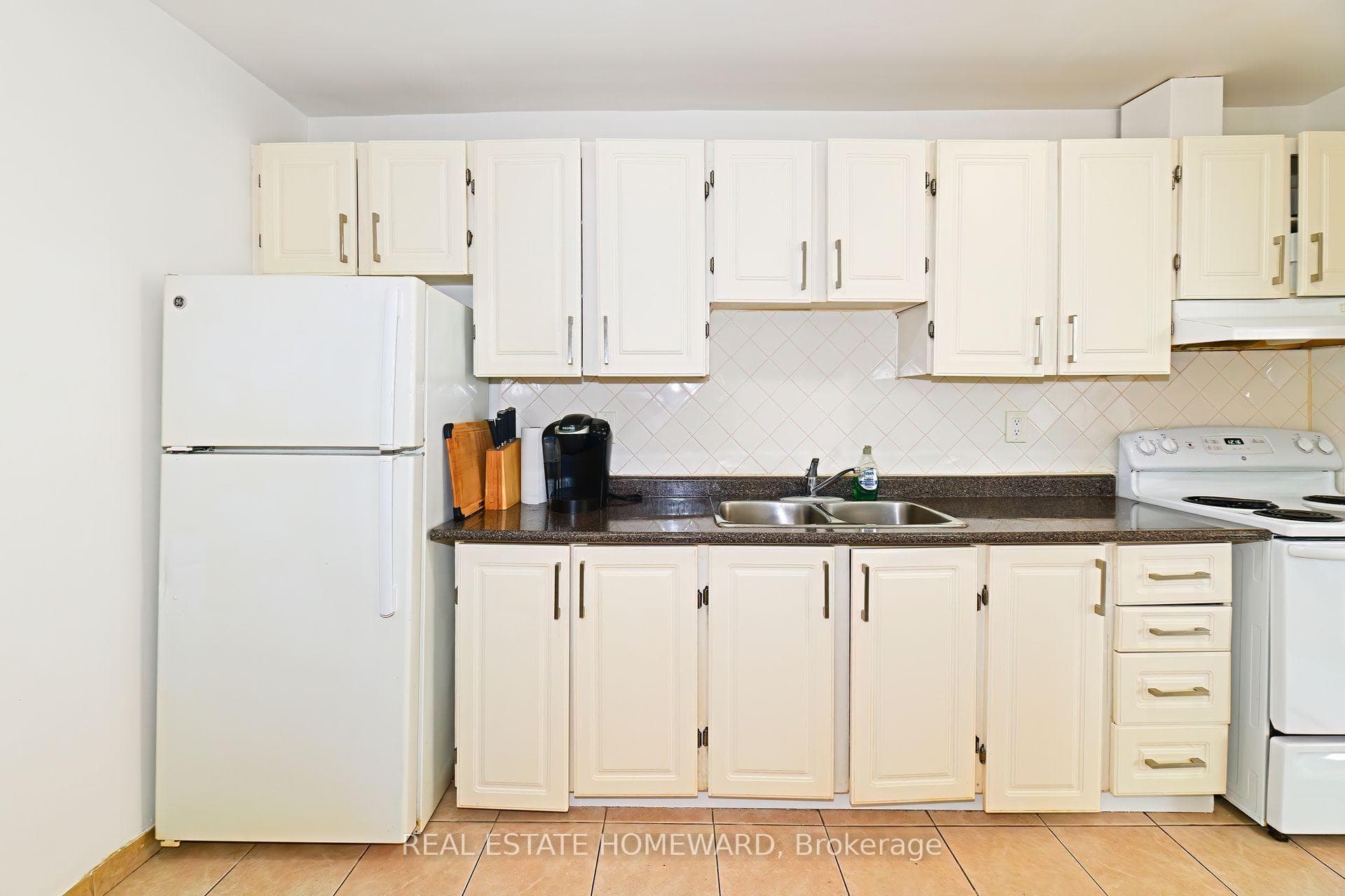 Lots of Cupboards/Counter space