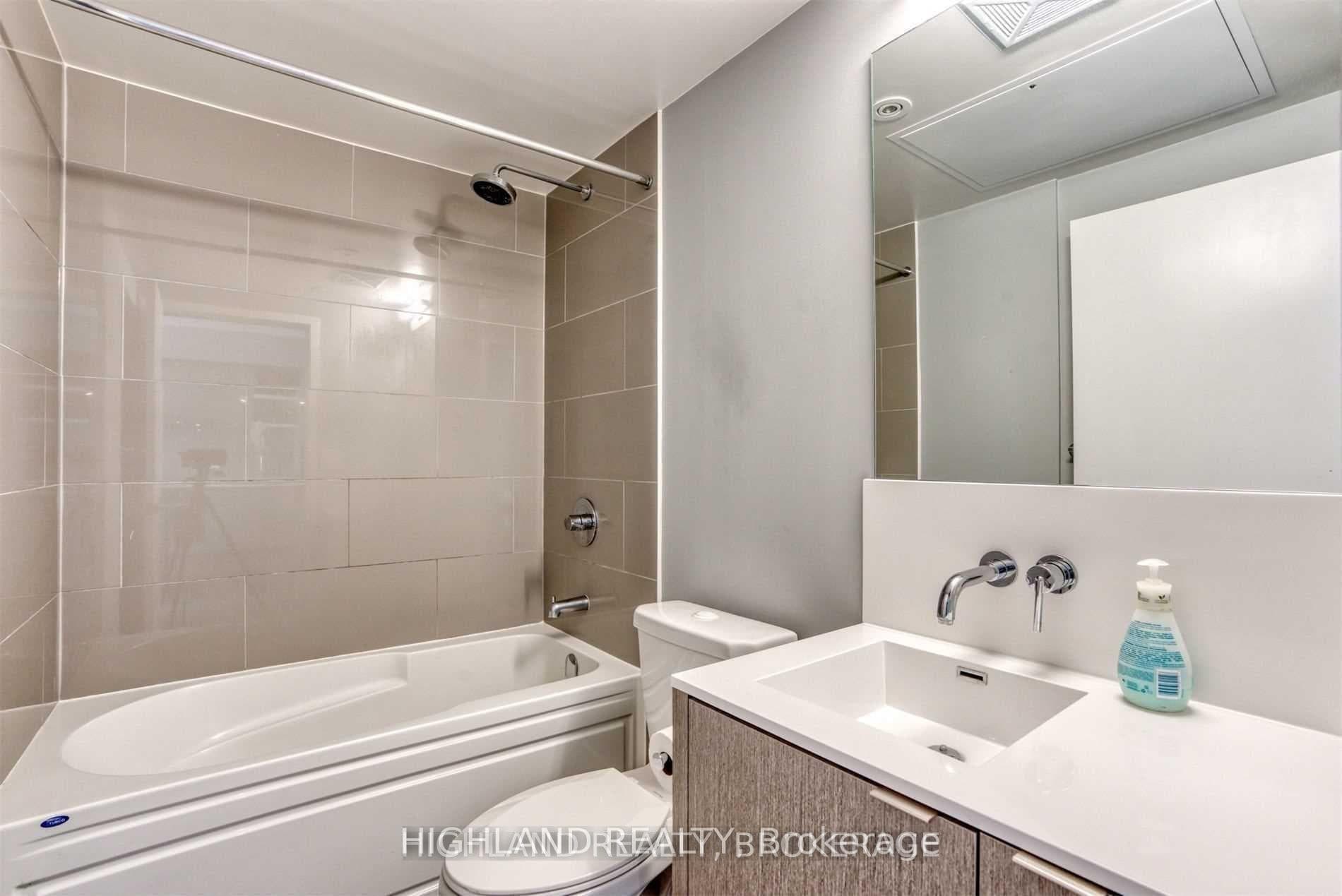 88 Harbour Street Unit 2201 photo 13
