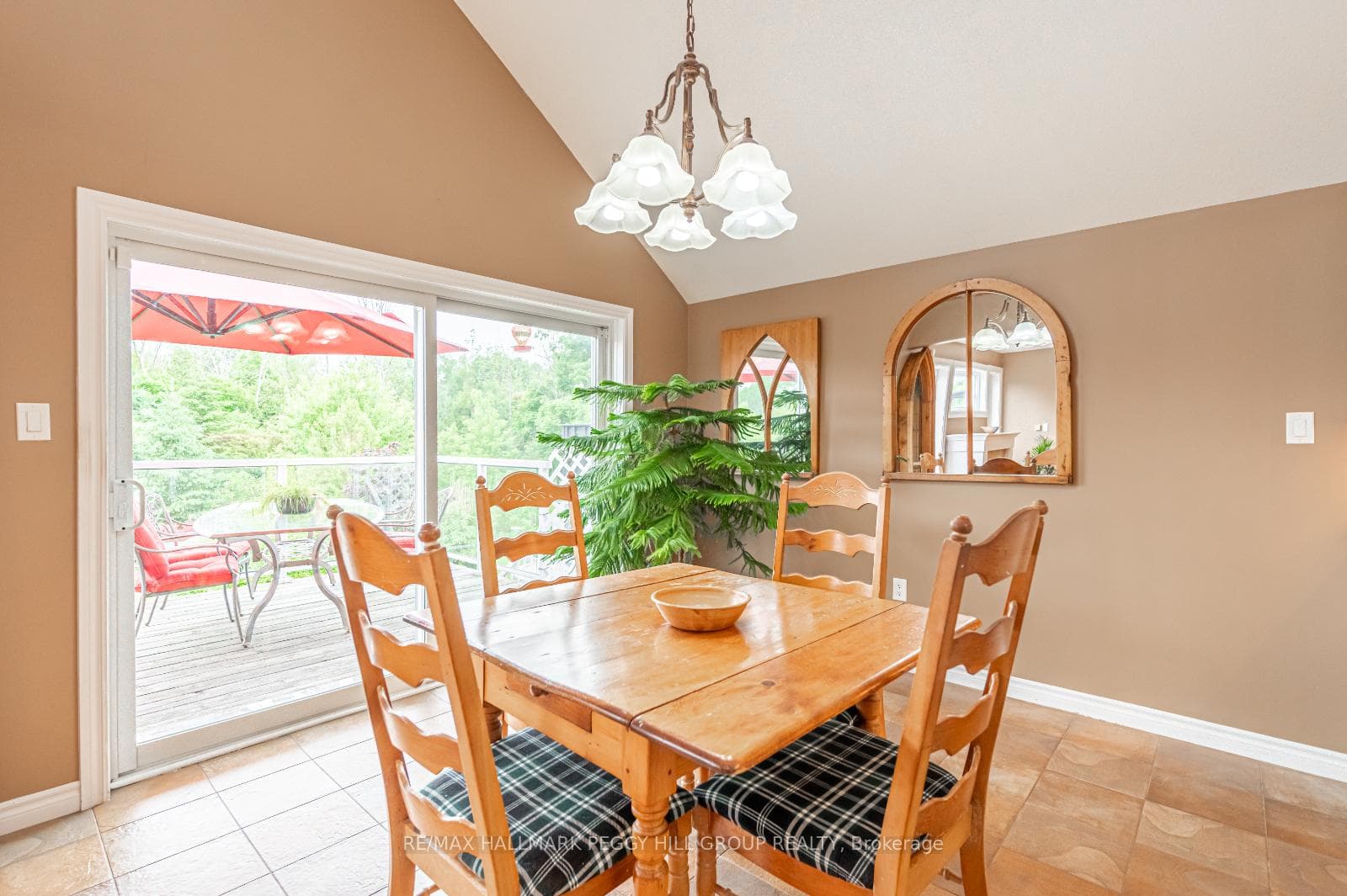 91 Seline Crescent photo 6