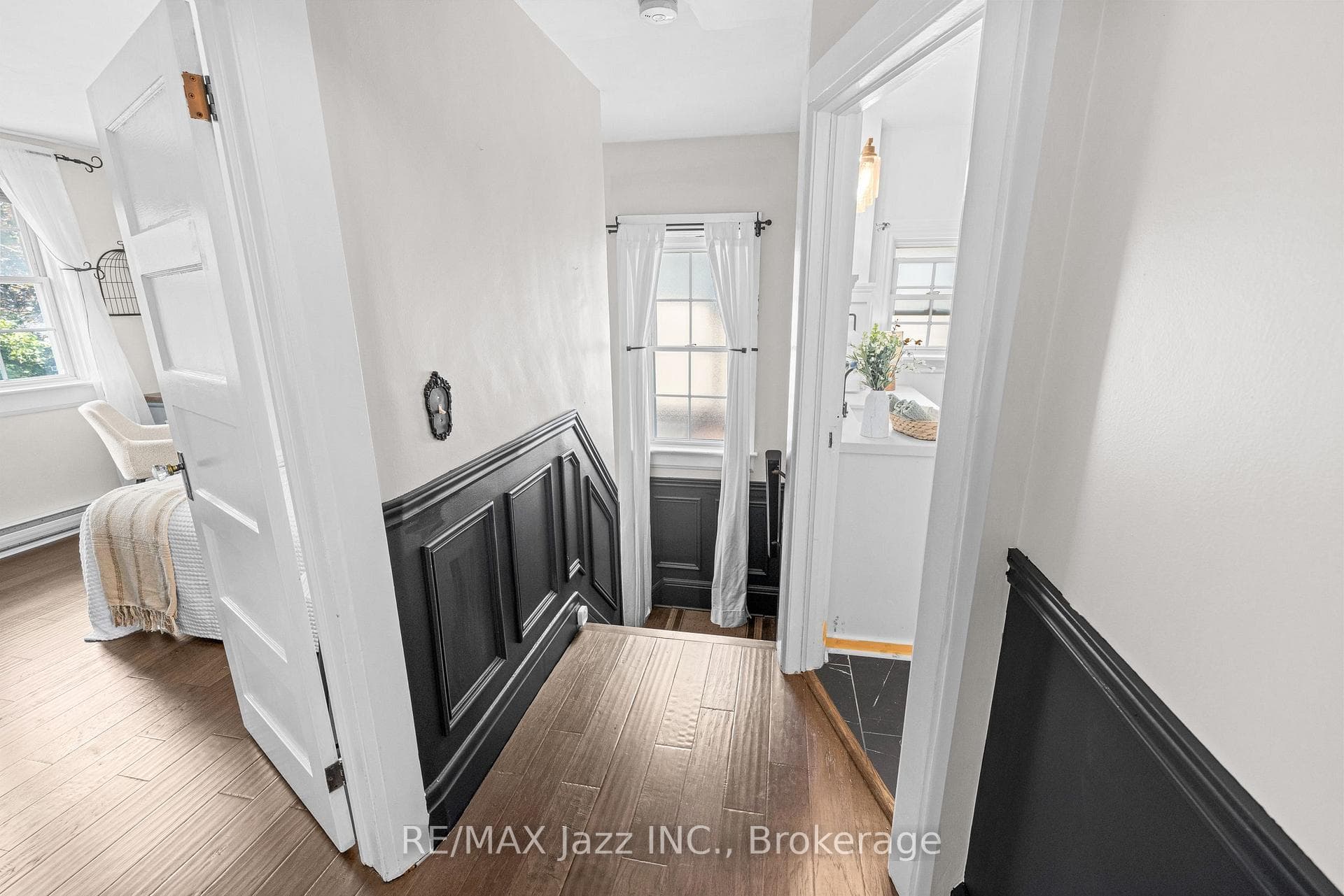 477 Masson Street photo 28