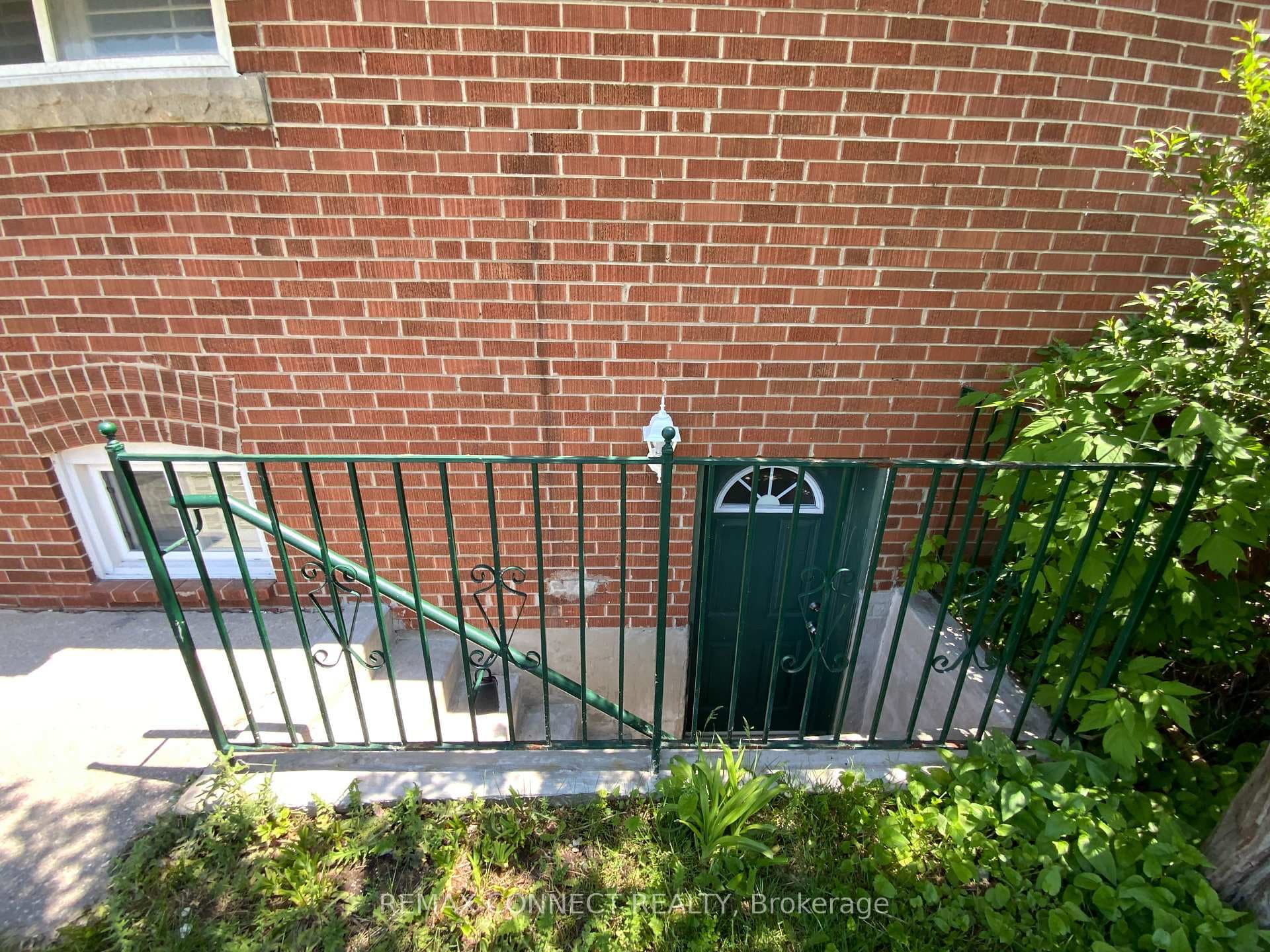 2 Kellyvale Road Unit Bsmt RmC photo 4