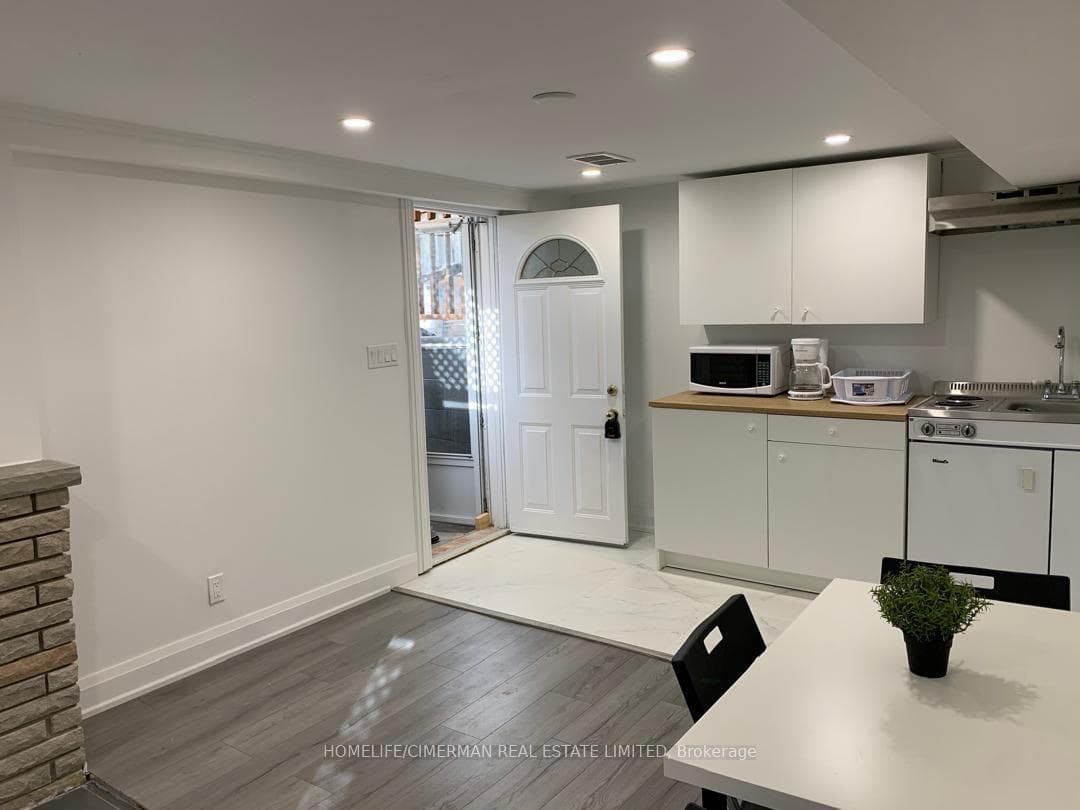 106 Holcolm Road photo 4