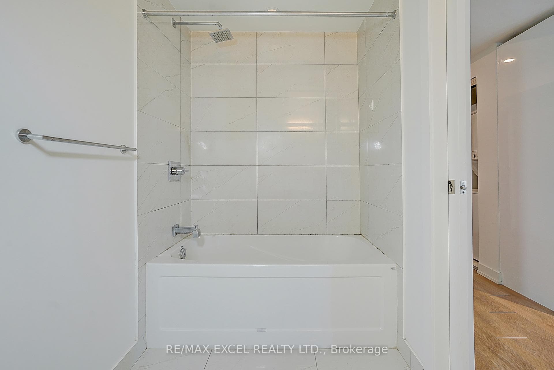 501 Yonge Street Unit 3509 photo 15