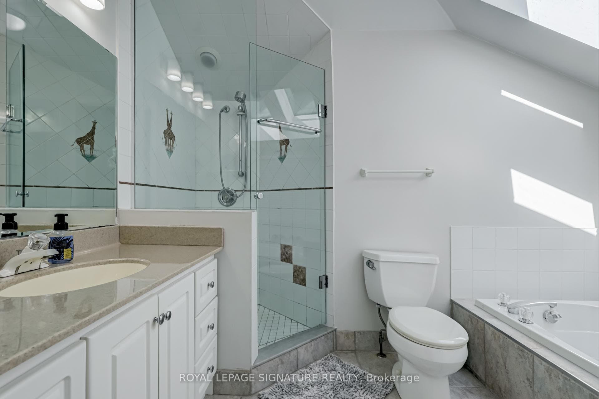 383 Maplehurst Avenue photo 15