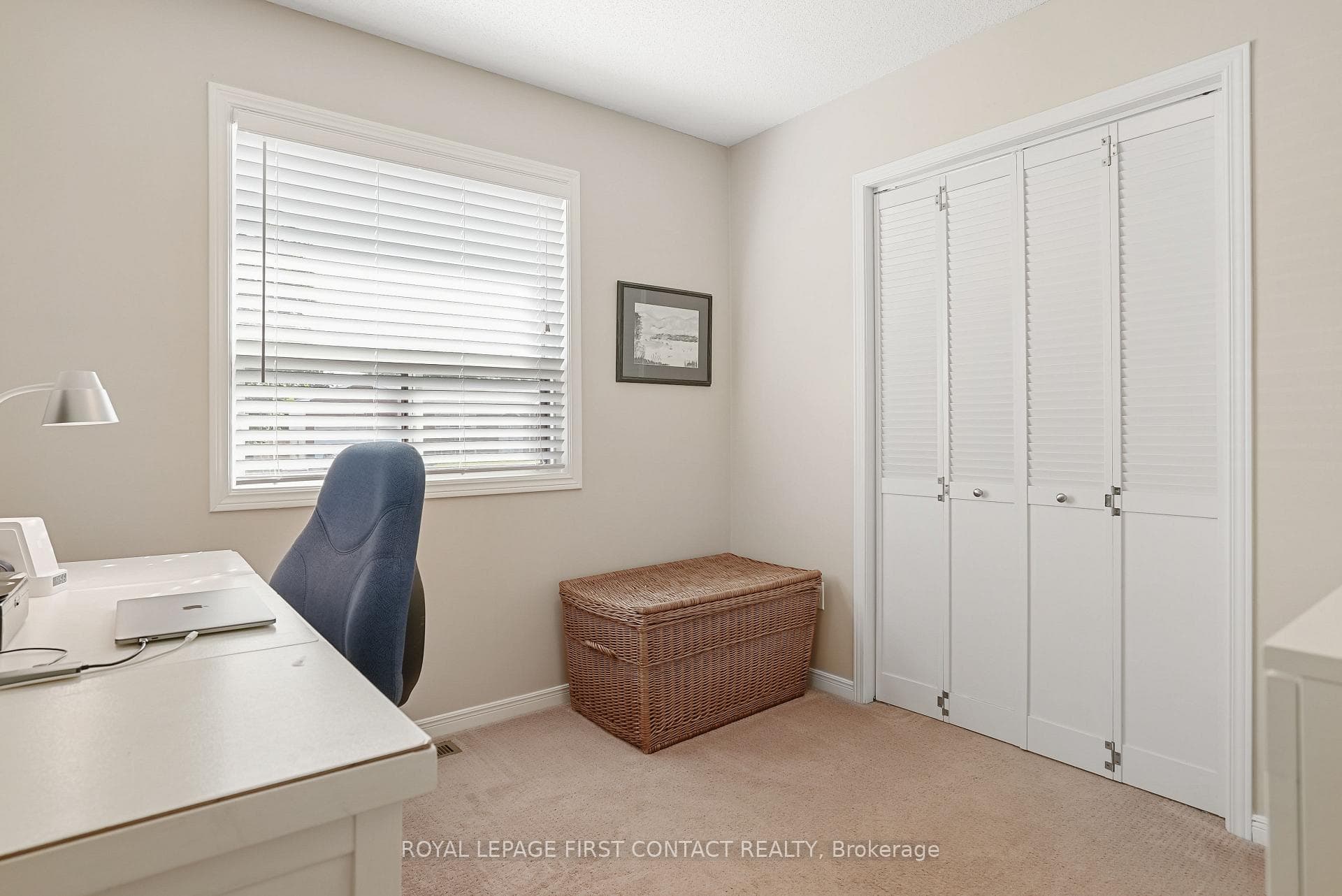 2053 Chantler Street photo 23