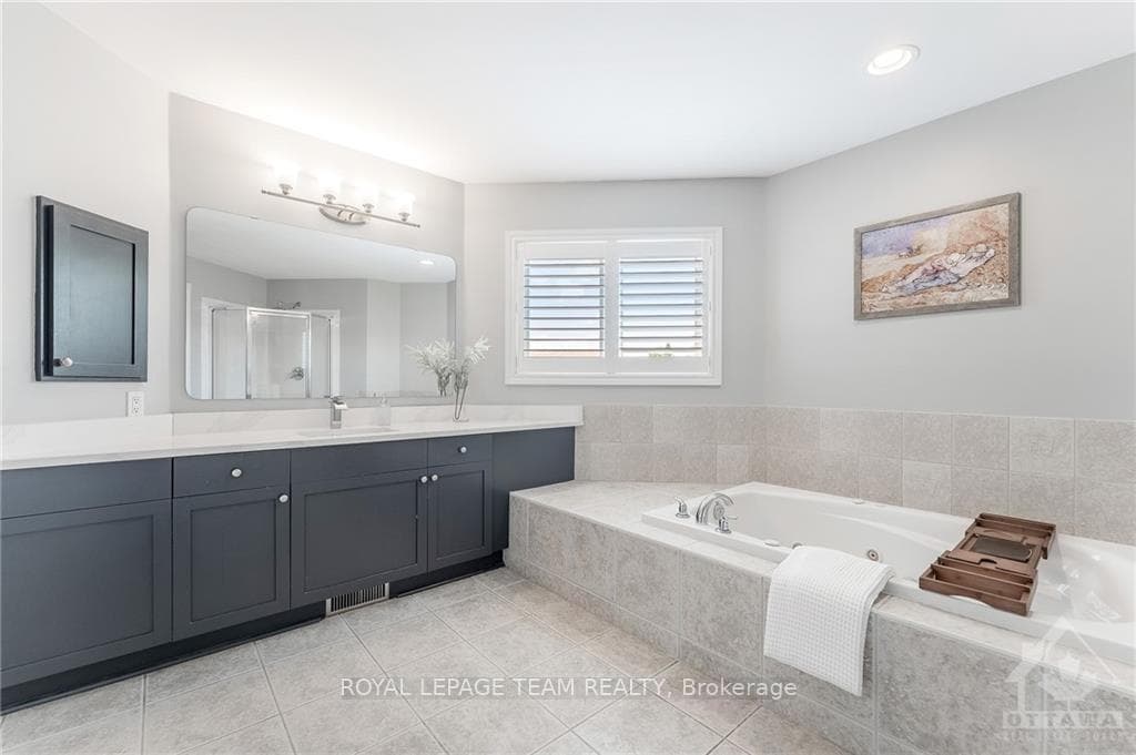 156 OSPREY Crescent photo 18