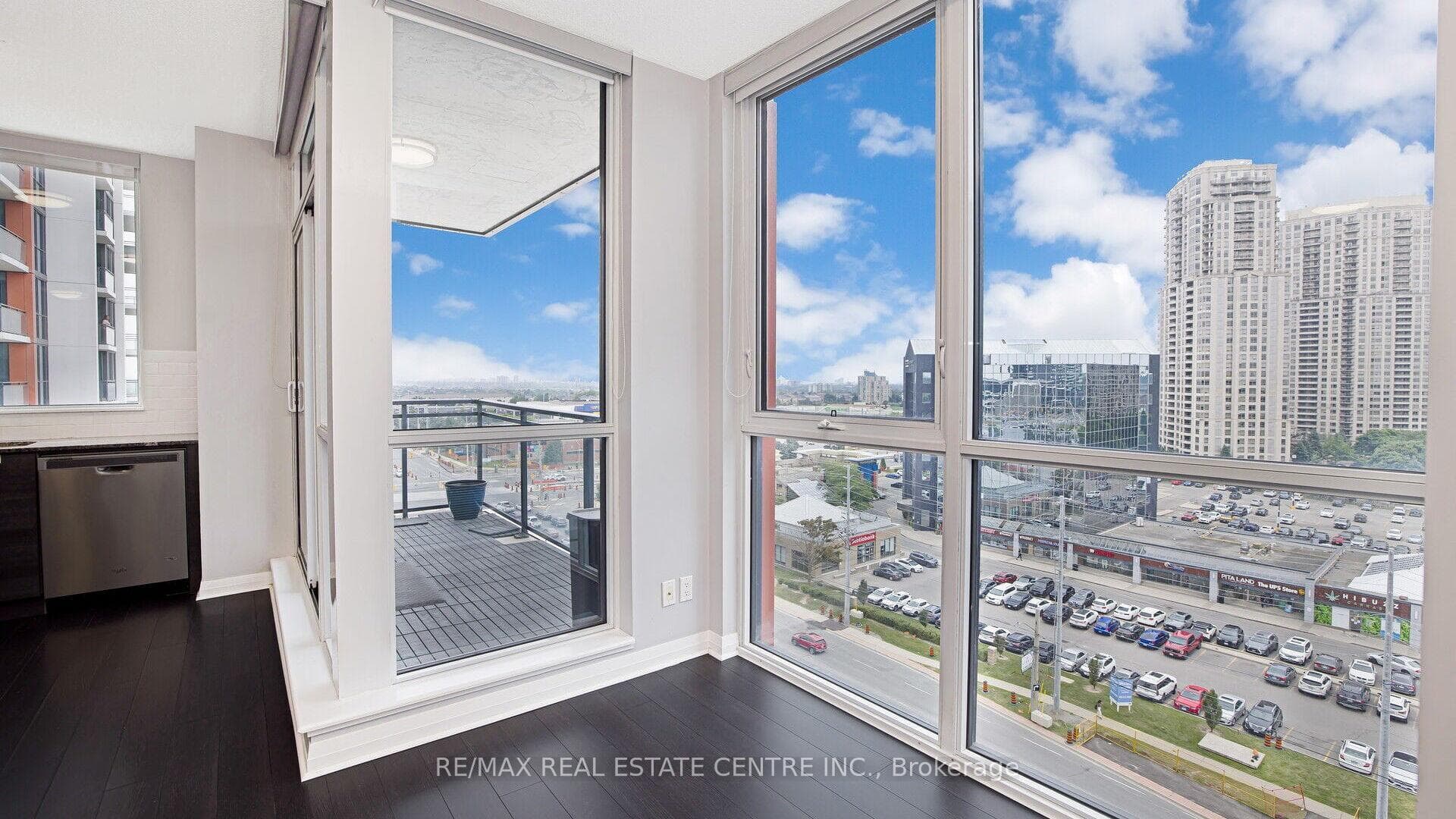 75 Eglinton Avenue Unit 902 photo 19