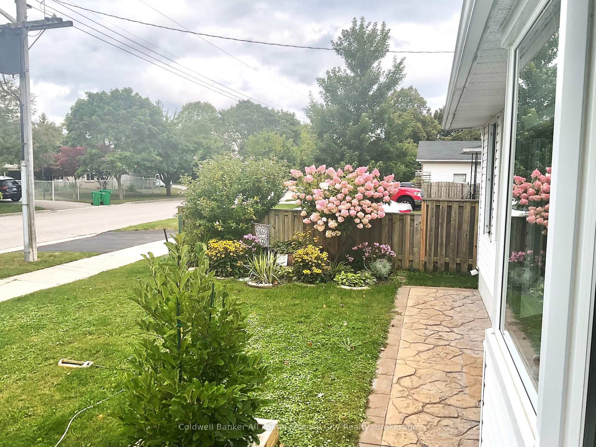 202 Bennett Street photo 36