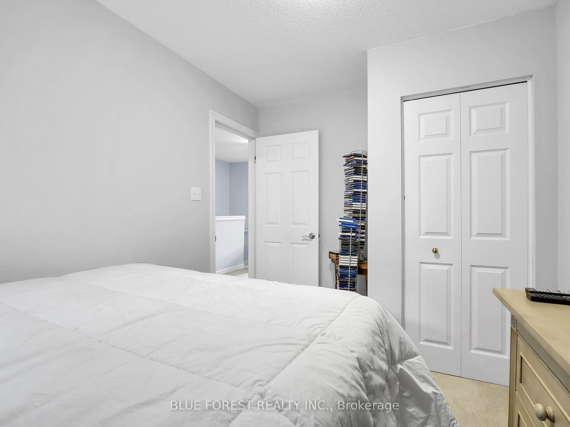 1415 Commissioners Road Unit 26 photo 11
