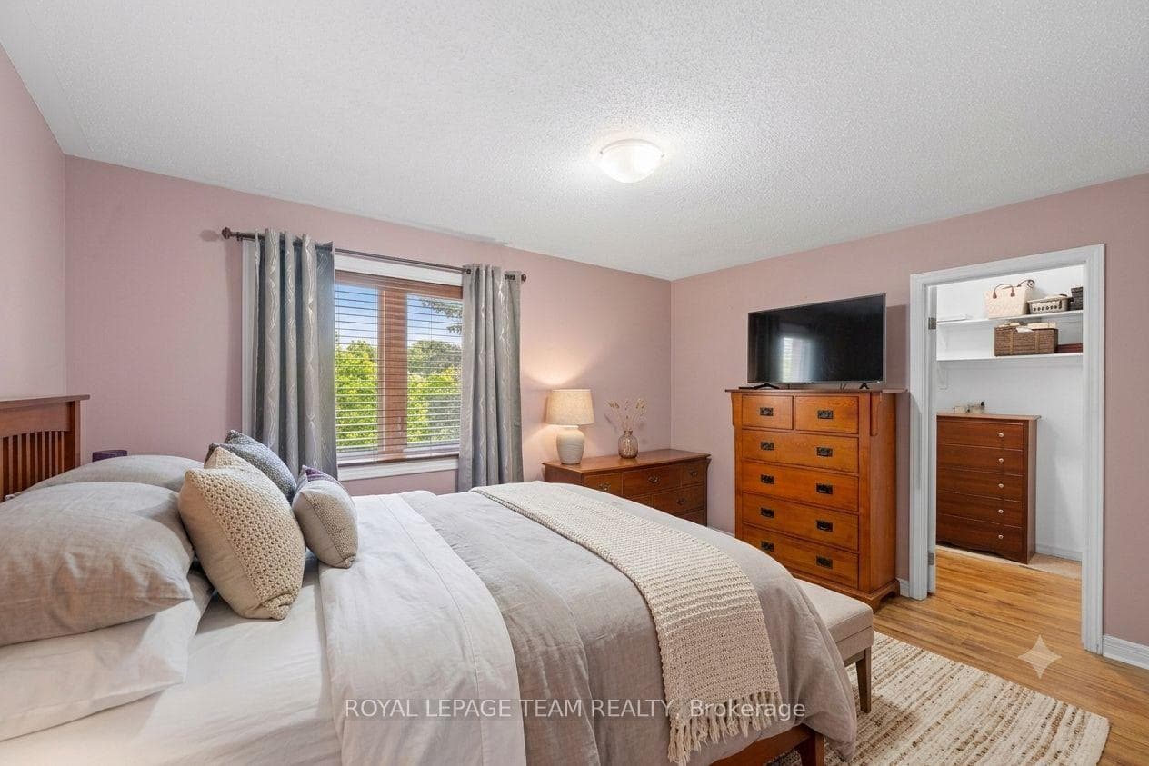 Some photos virtually decluttered/staged.