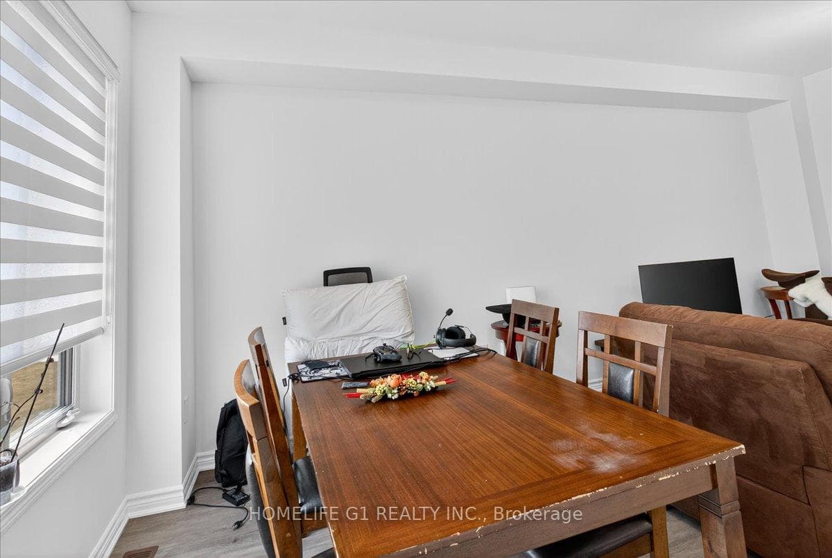 5 Dyer Crescent photo 16
