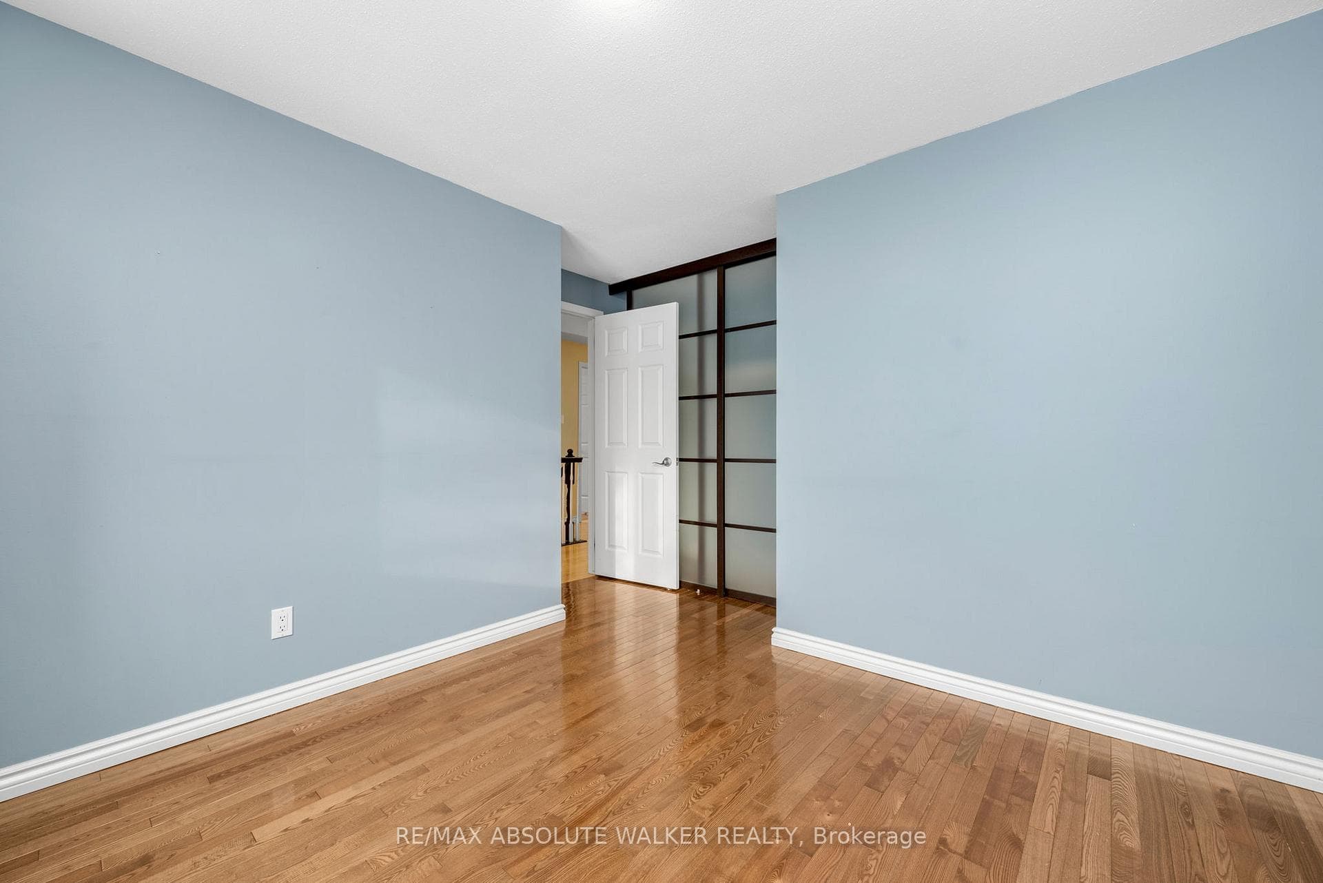 1849 Montereau Avenue photo 30