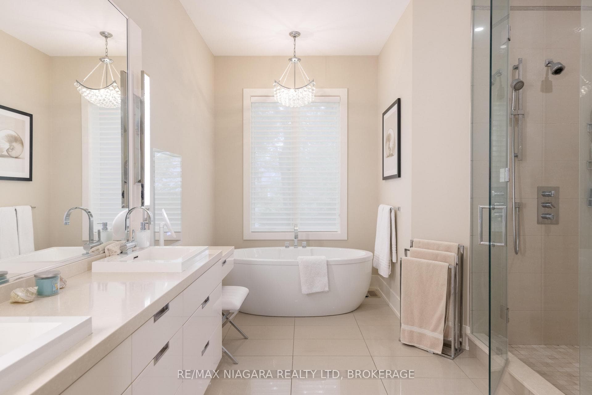 362 Niagara Boulevard photo 26