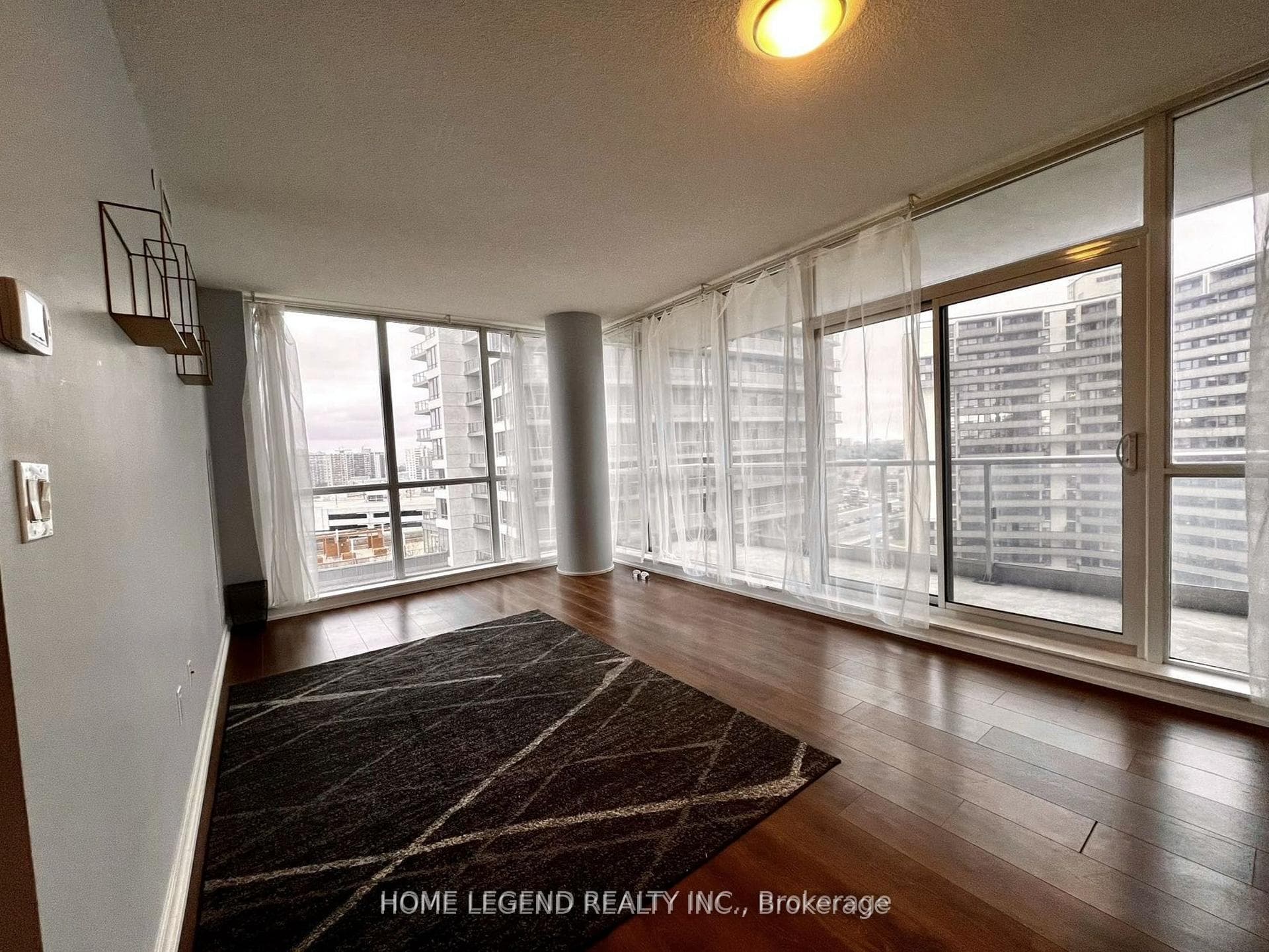 66 Forest Manor Road Unit 806 photo 5
