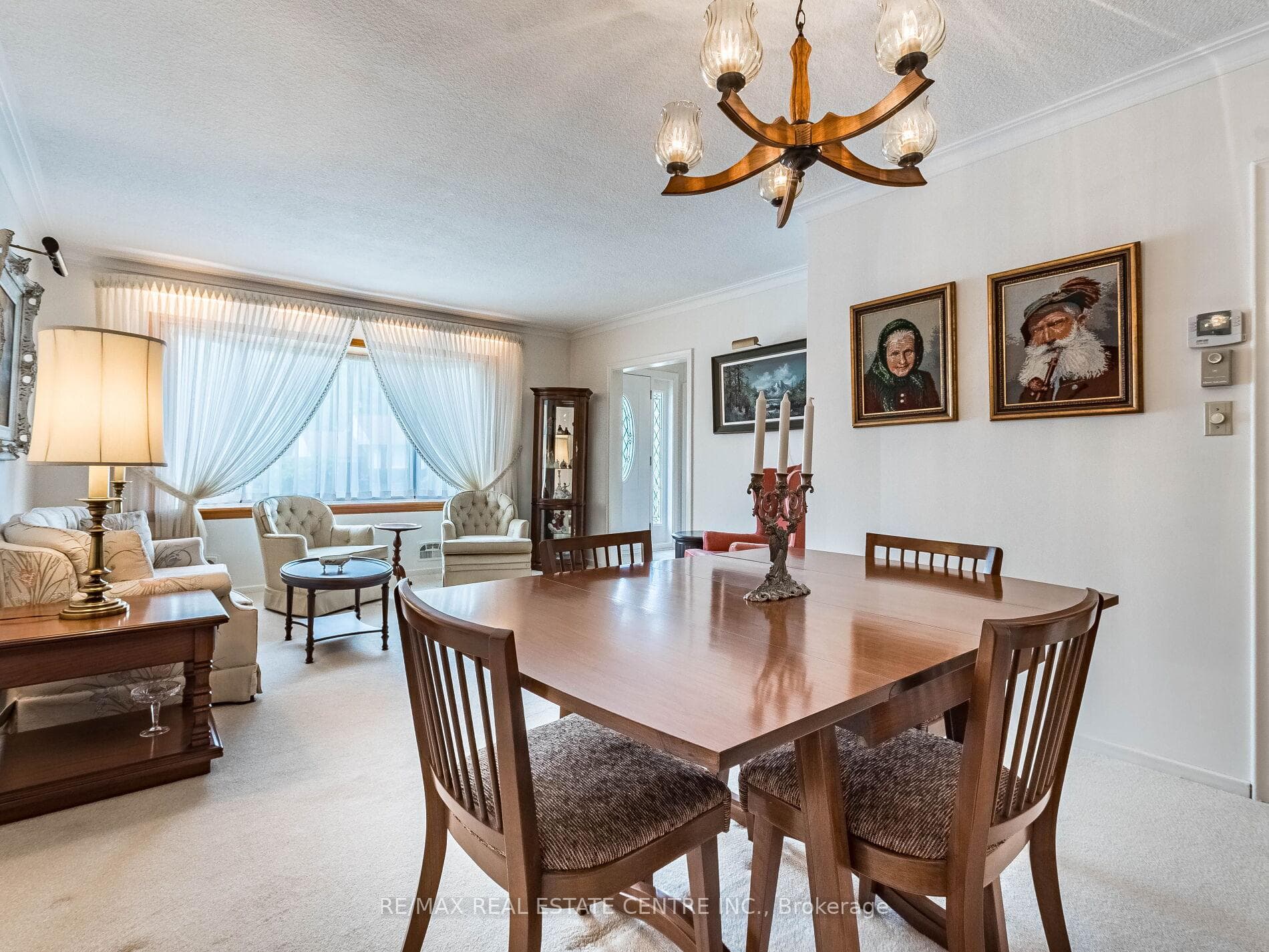 living/dining combination