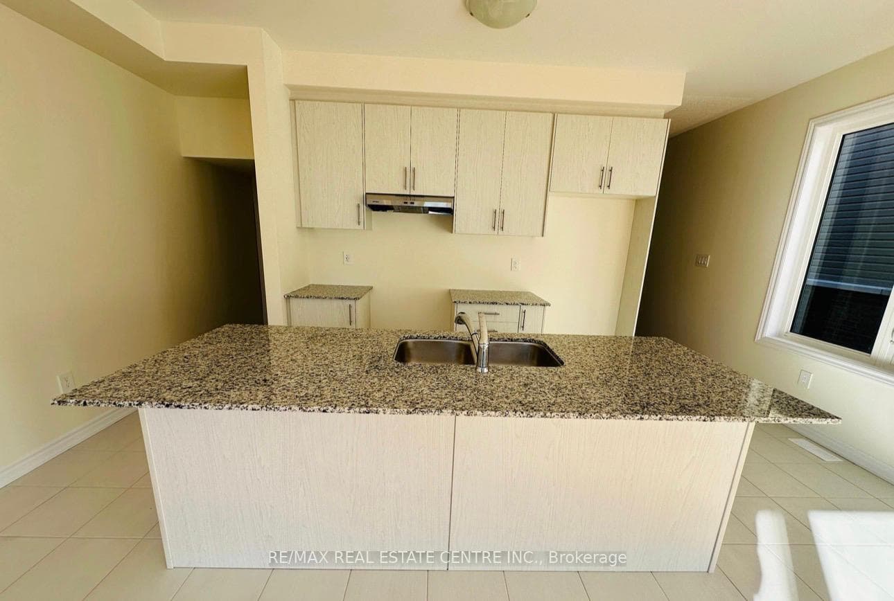 673 Ribstone Court photo 17