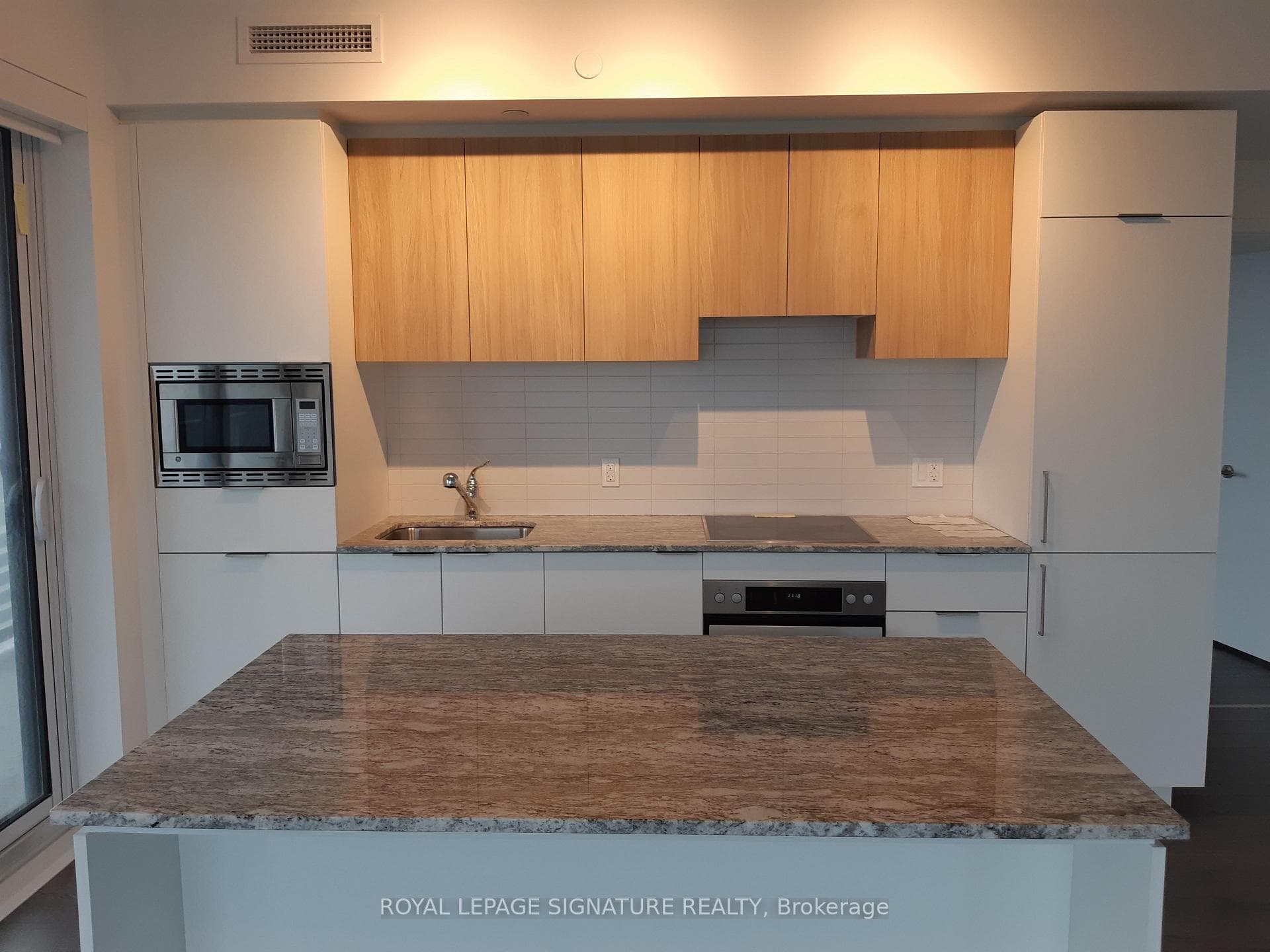 50 O'Neill Road Unit 2011 photo 4