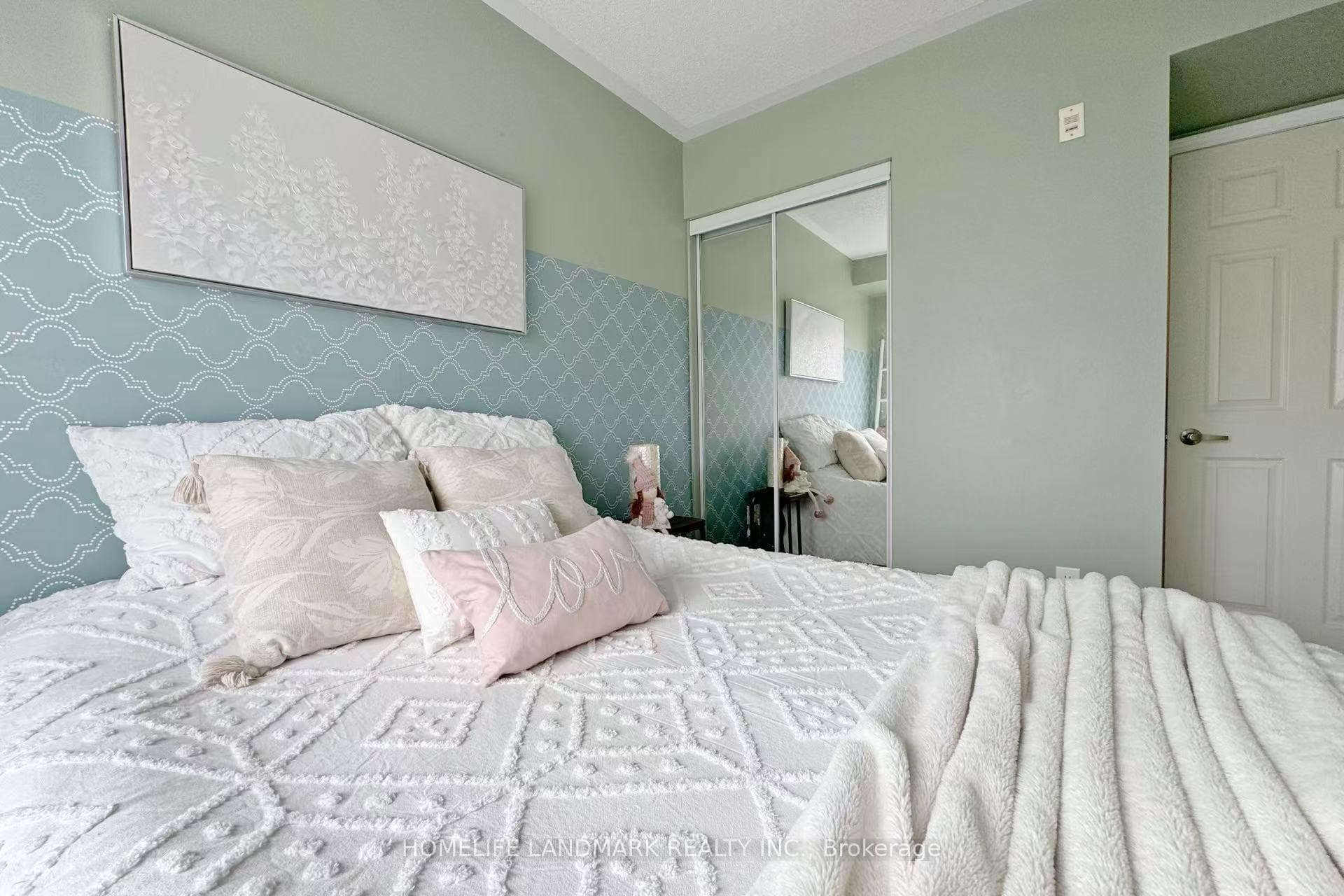 580 Shoreline Drive Unit 6 photo 17