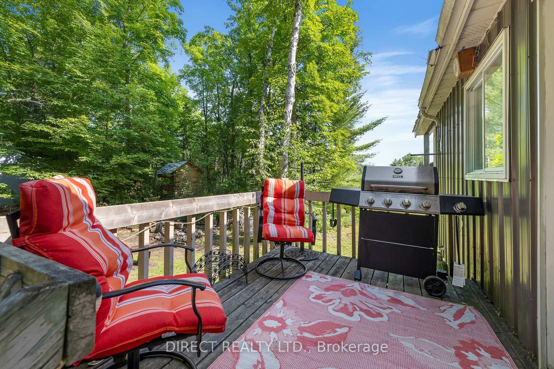 1156 Maple Lane photo 2