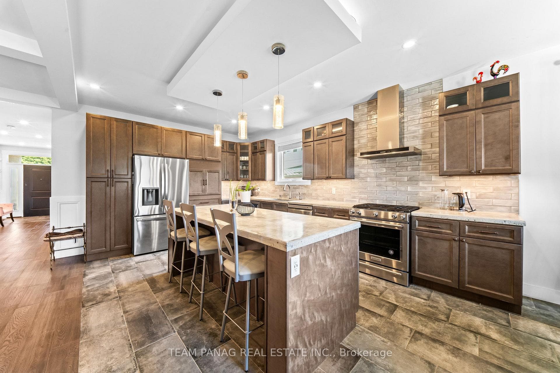 646 West 5th Street photo 14