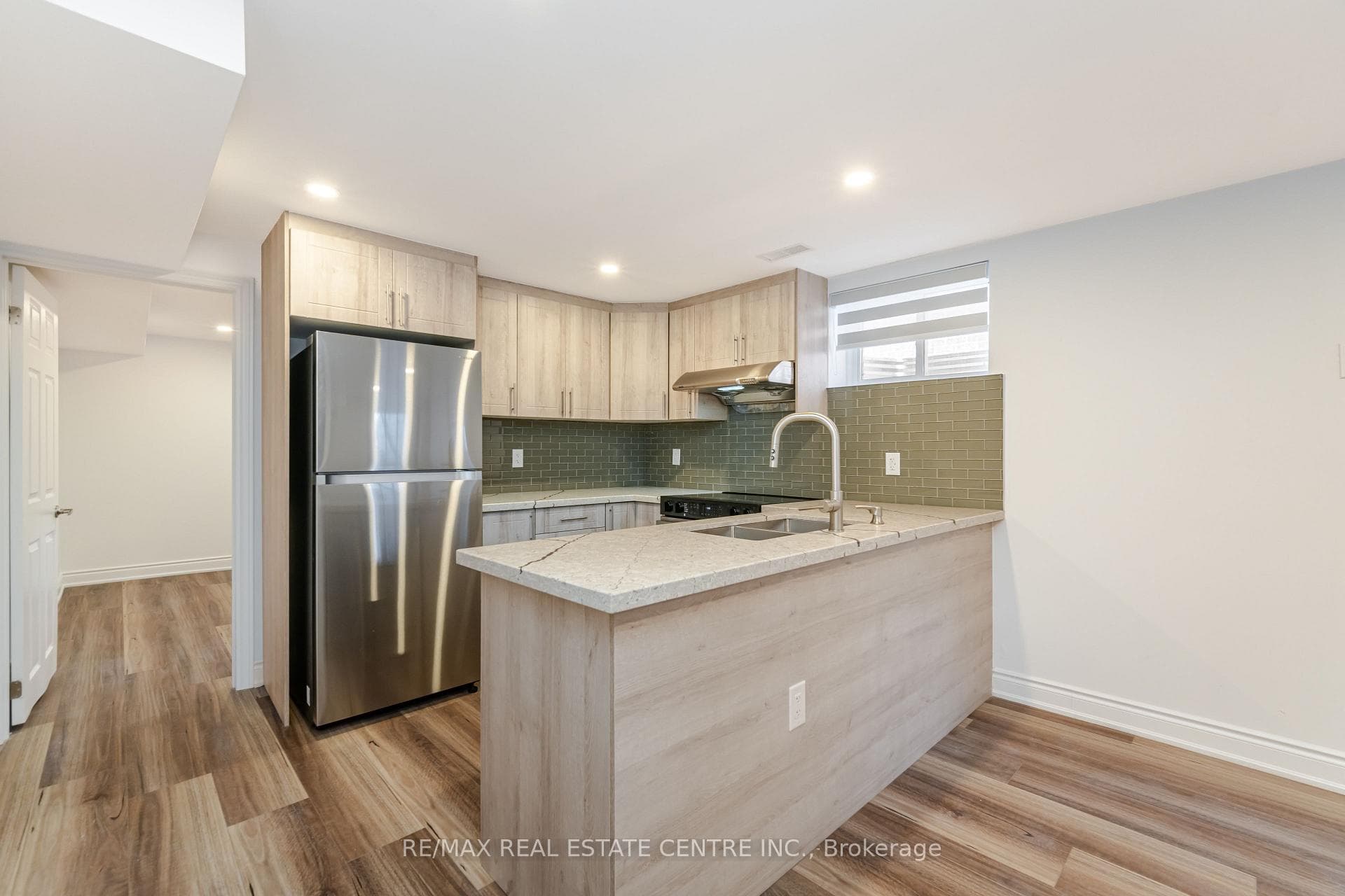 5895 Rayshaw Crescent Unit Bsmt photo 12