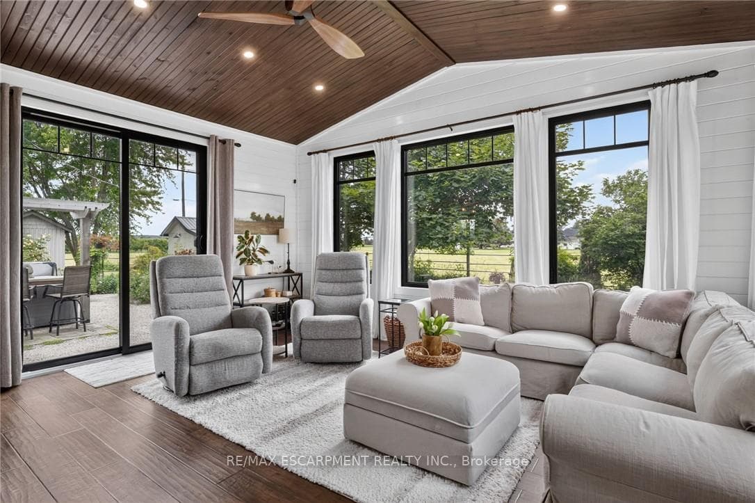 3754 LAKESHORE Road photo 22