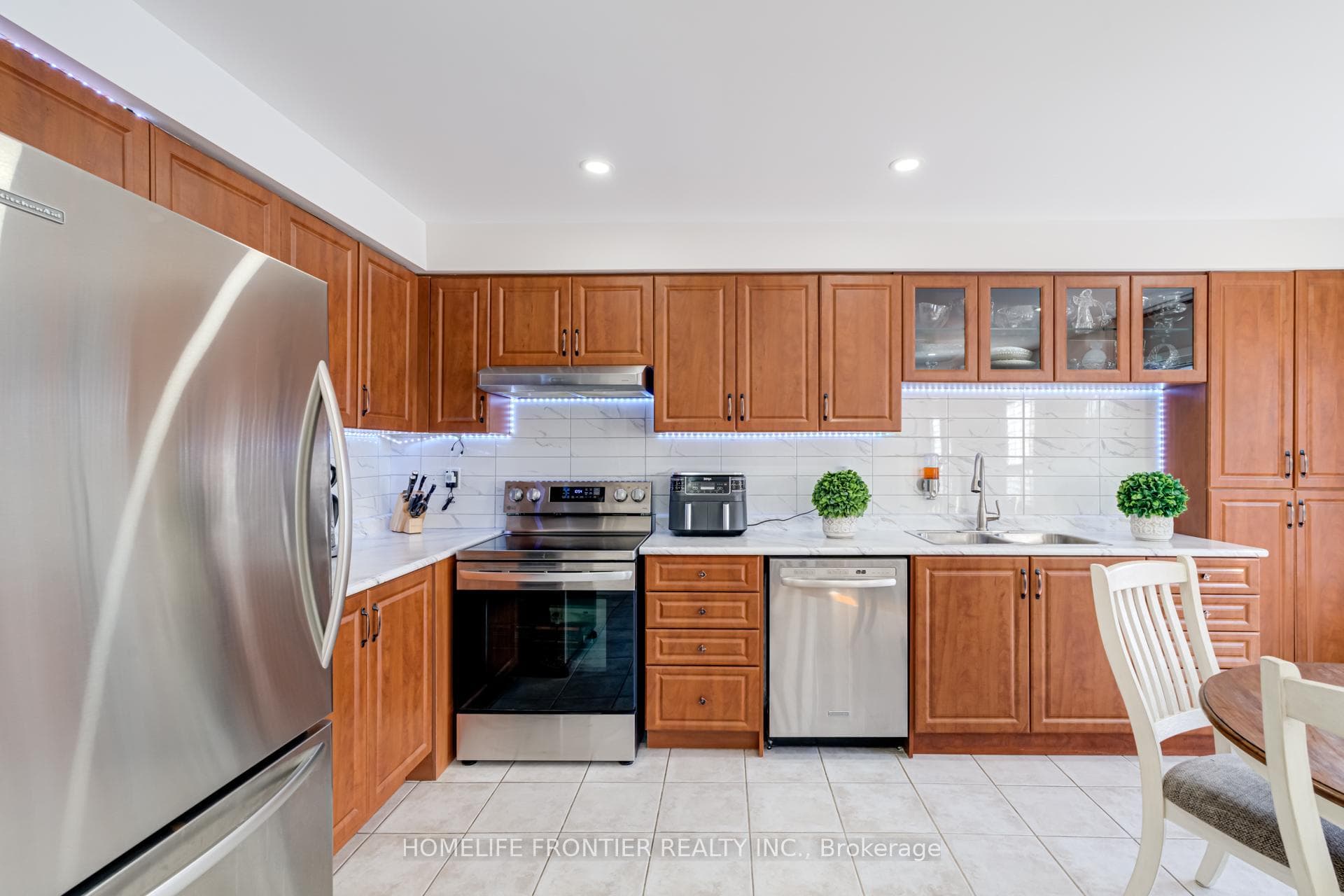 70 Starr Crescent photo 13