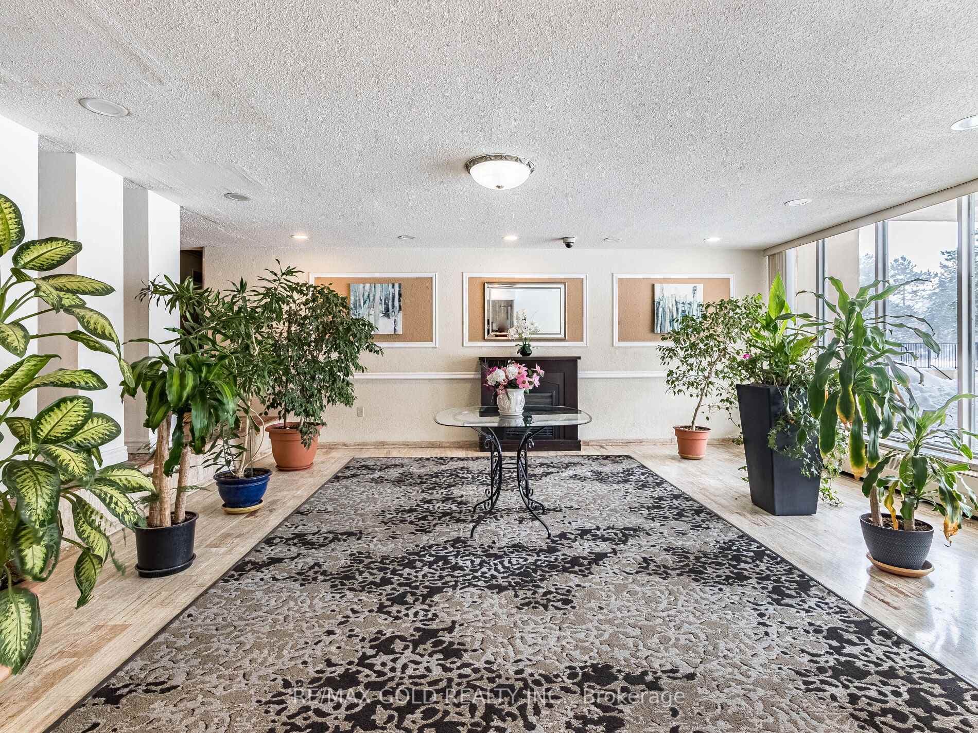 345 Driftwood Avenue Unit 407 photo 5