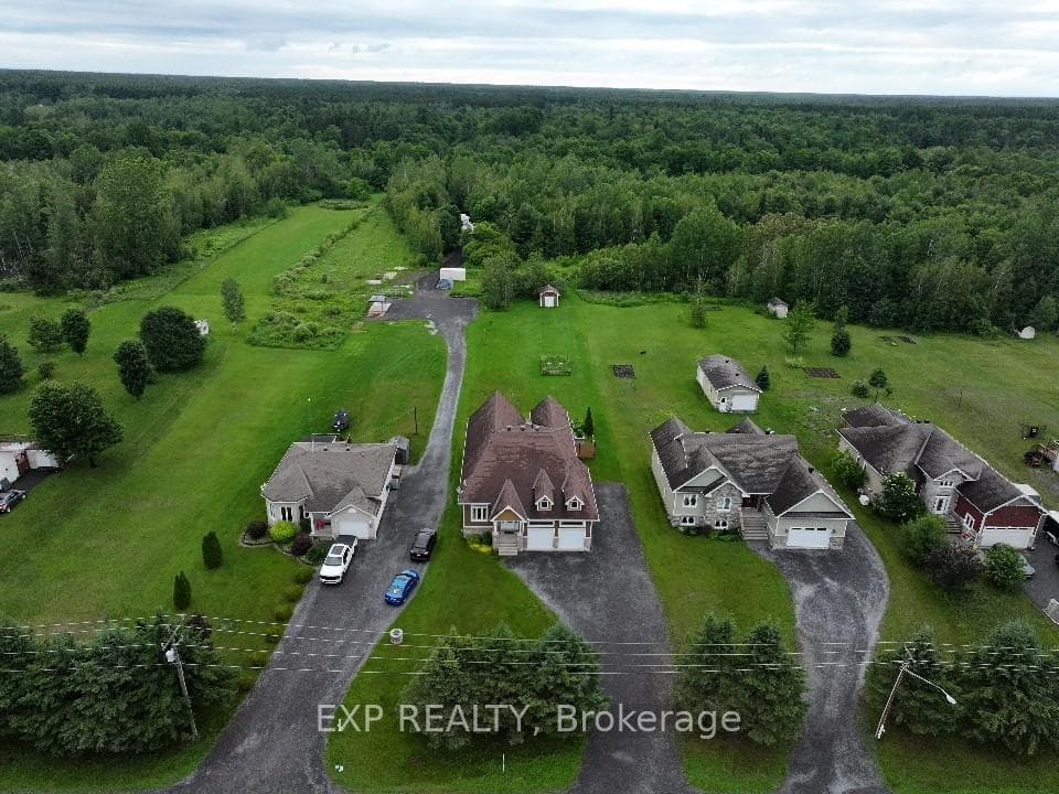 47 Beaver Lane photo 36