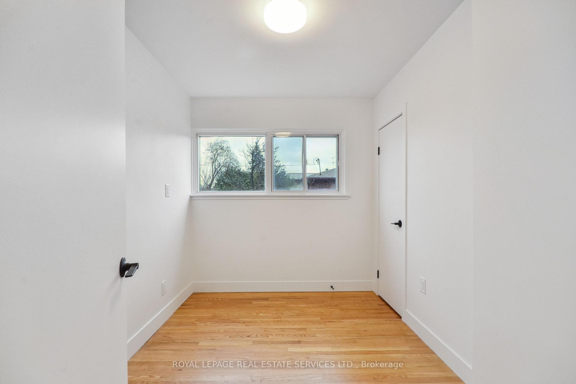 1 Yorkview Drive Unit 100 photo 14