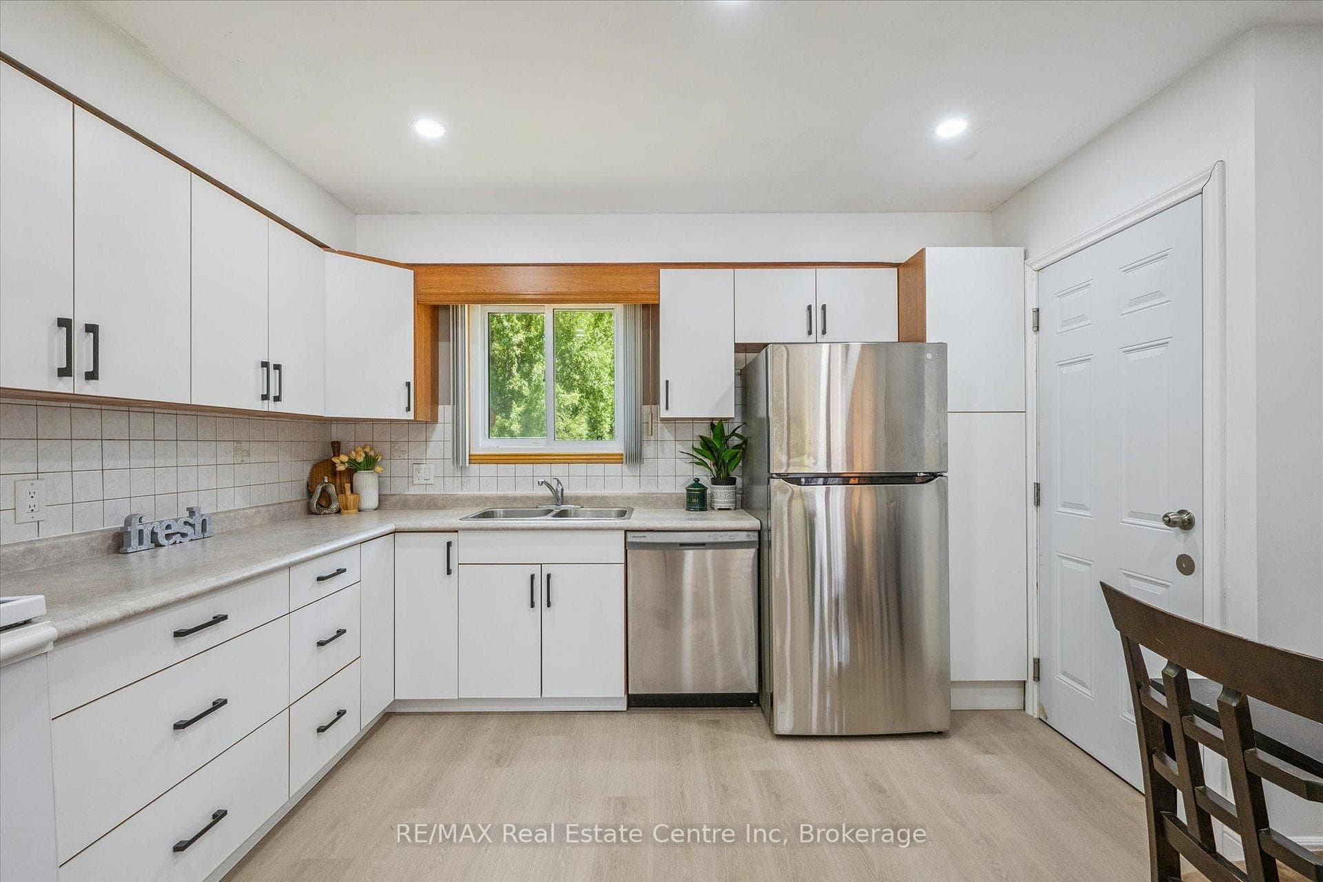 72 Ferndale Avenue photo 6