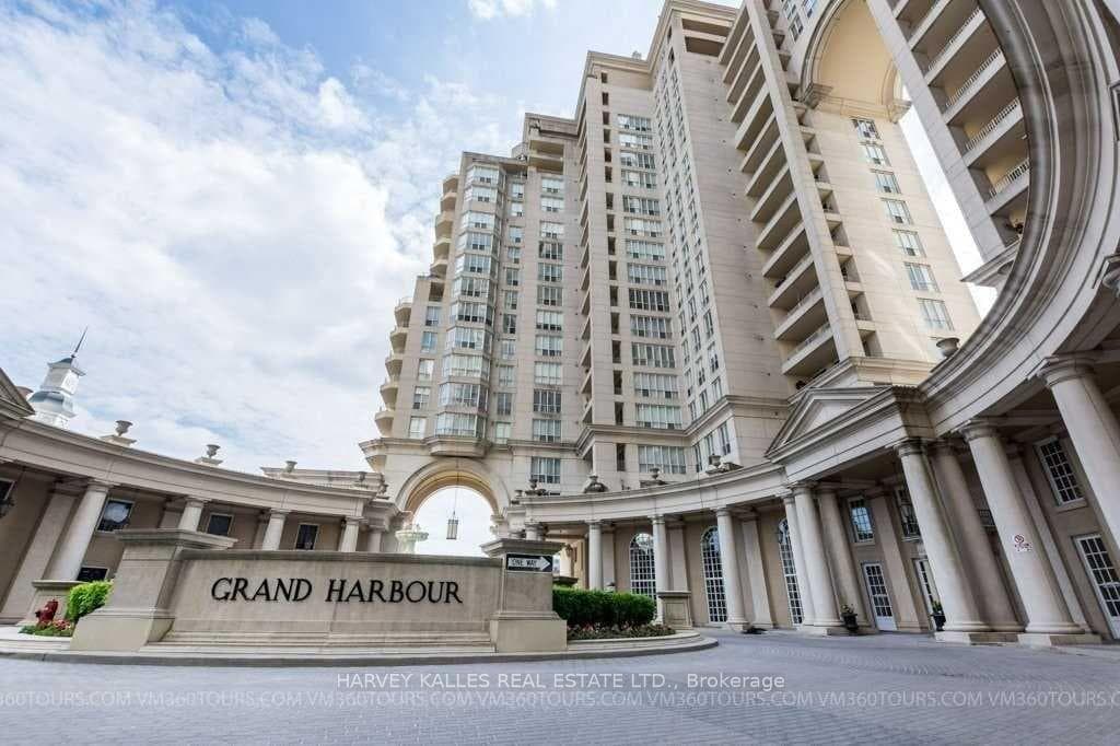 2285 Lake Shore Boulevard Unit 1402 photo 1