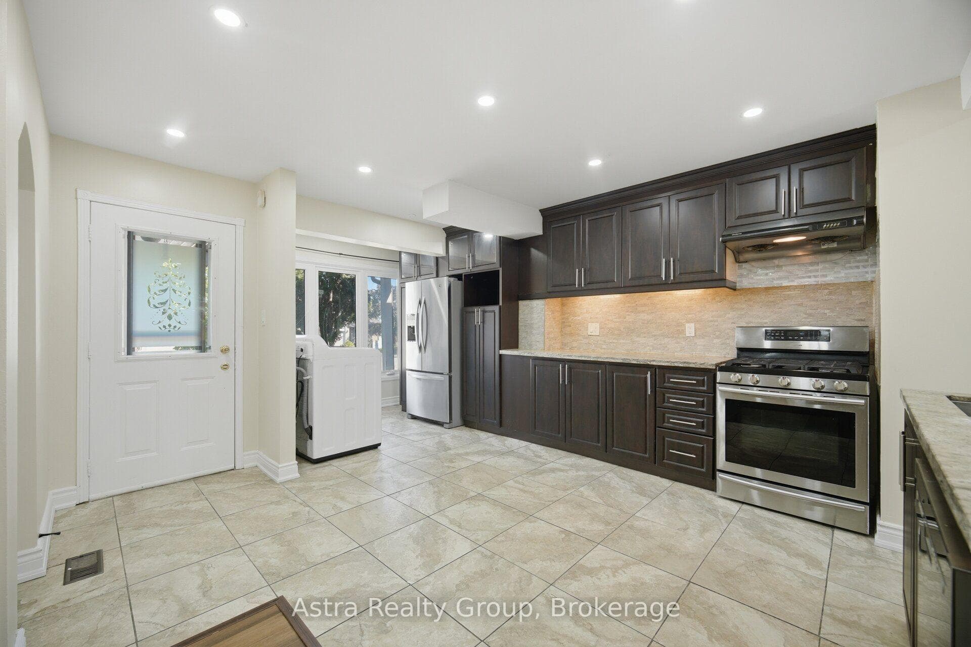 28 Borden Hill Court photo 10