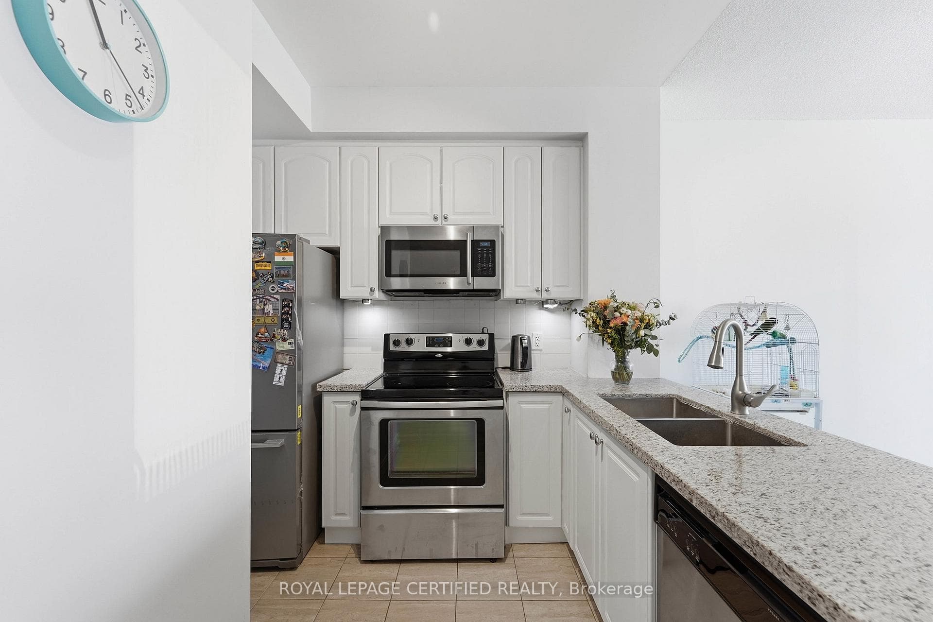 50 Absolute Avenue Unit 609 photo 5