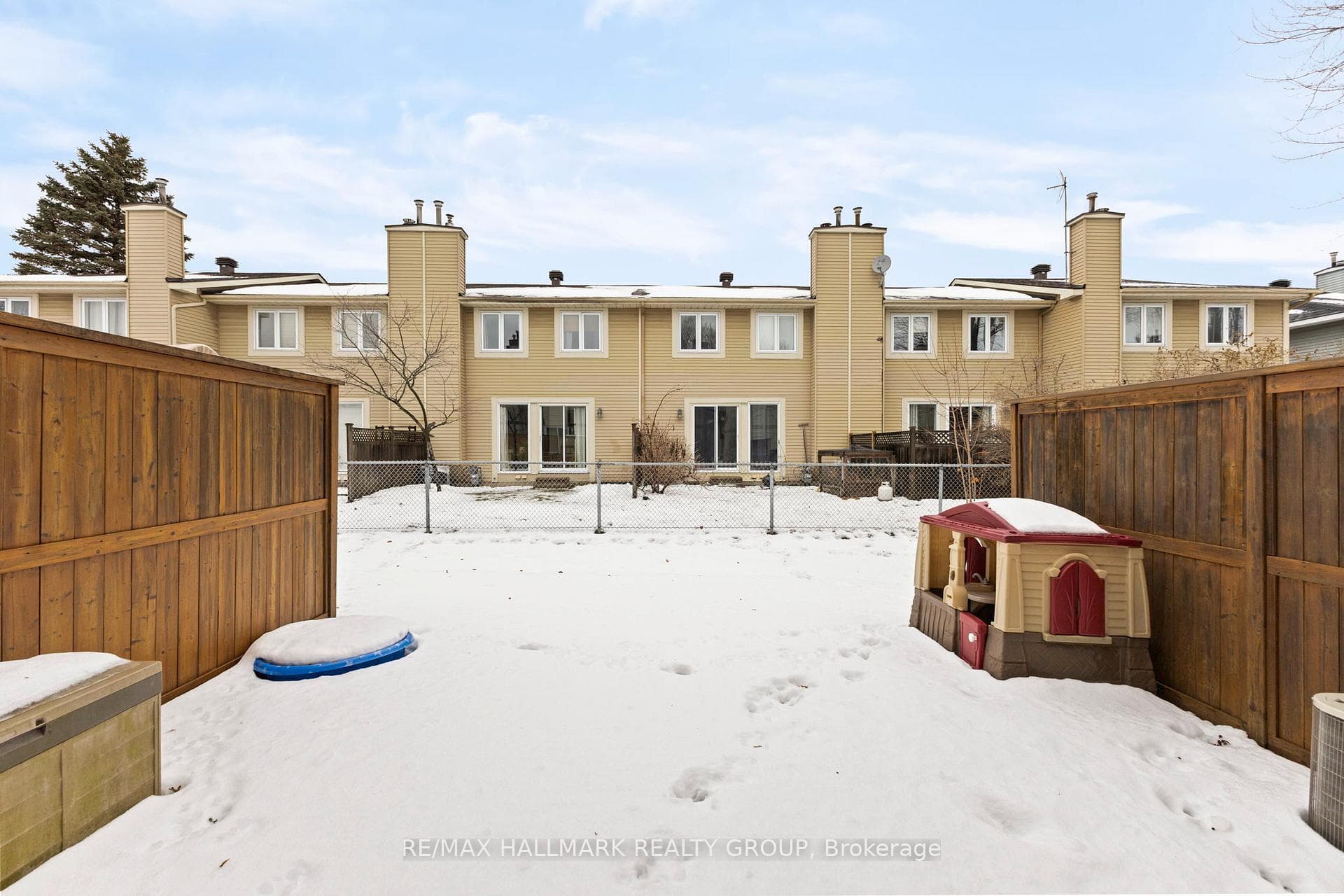 463 Canotia Place photo 33