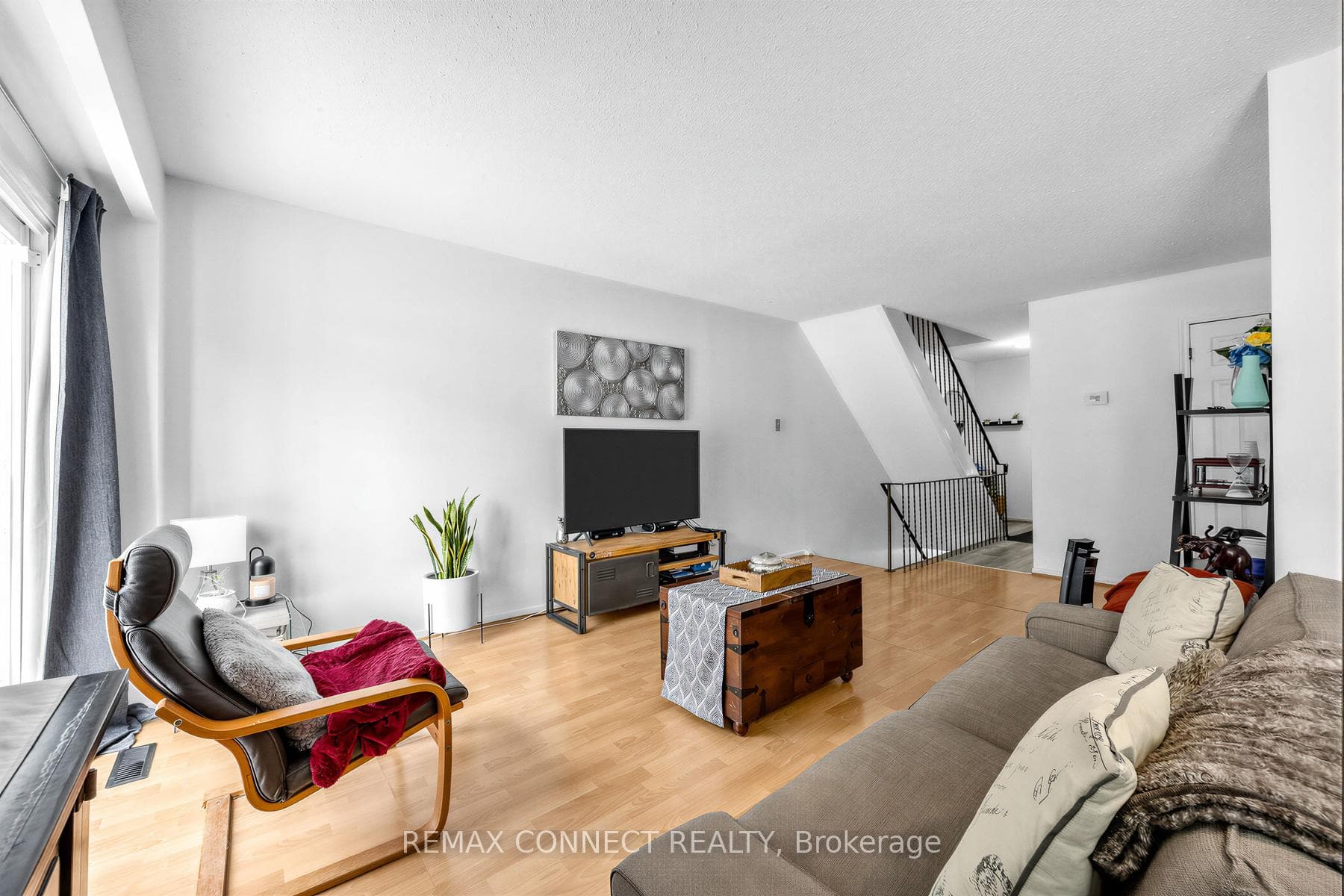 165 Carolbreen Square photo 14