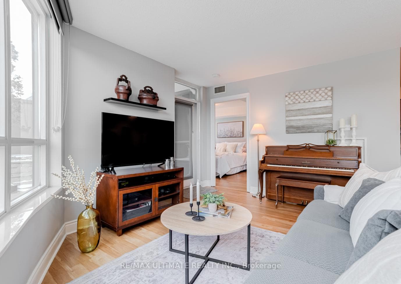 25 Greenview Avenue Unit 319 photo 14