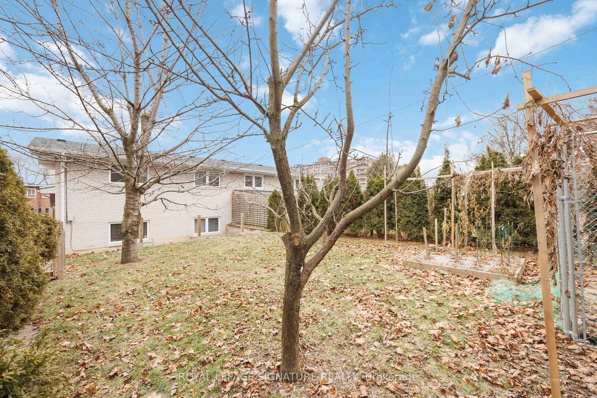 41 Dixington Crescent photo 35
