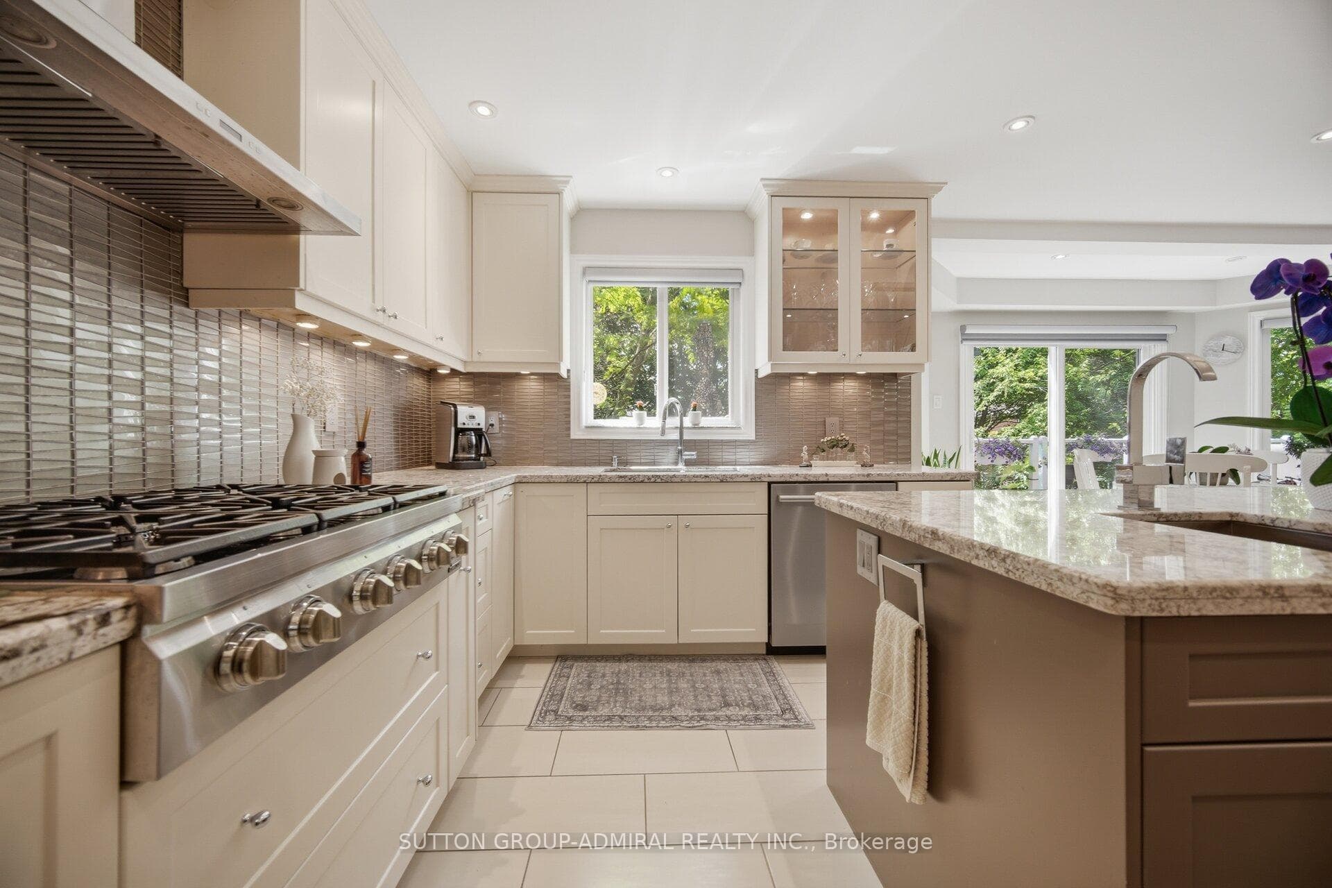 70 Topham Crescent photo 14