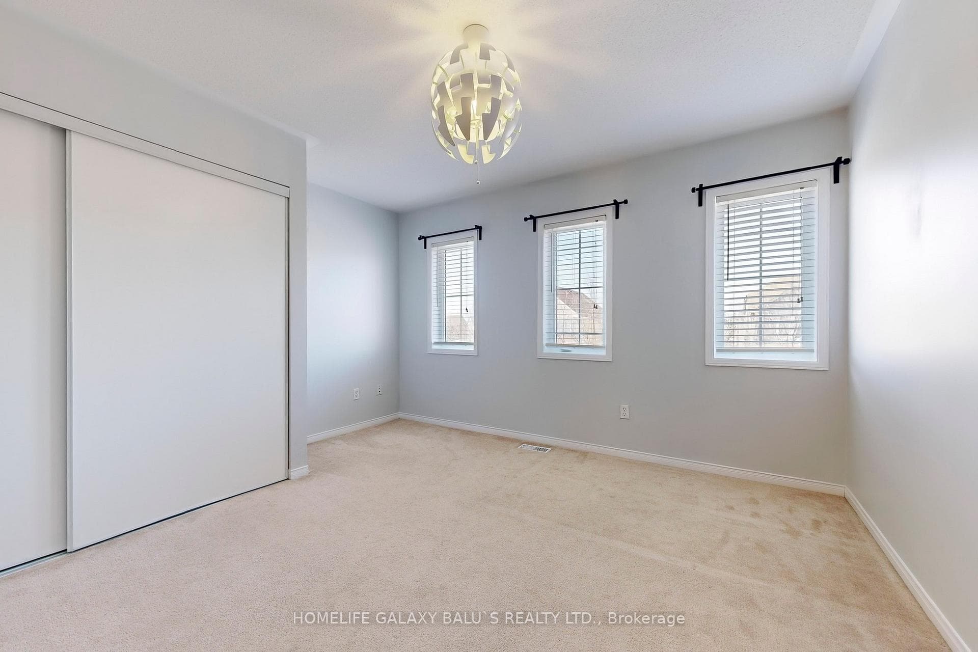 68 Mcnicol Crescent photo 26