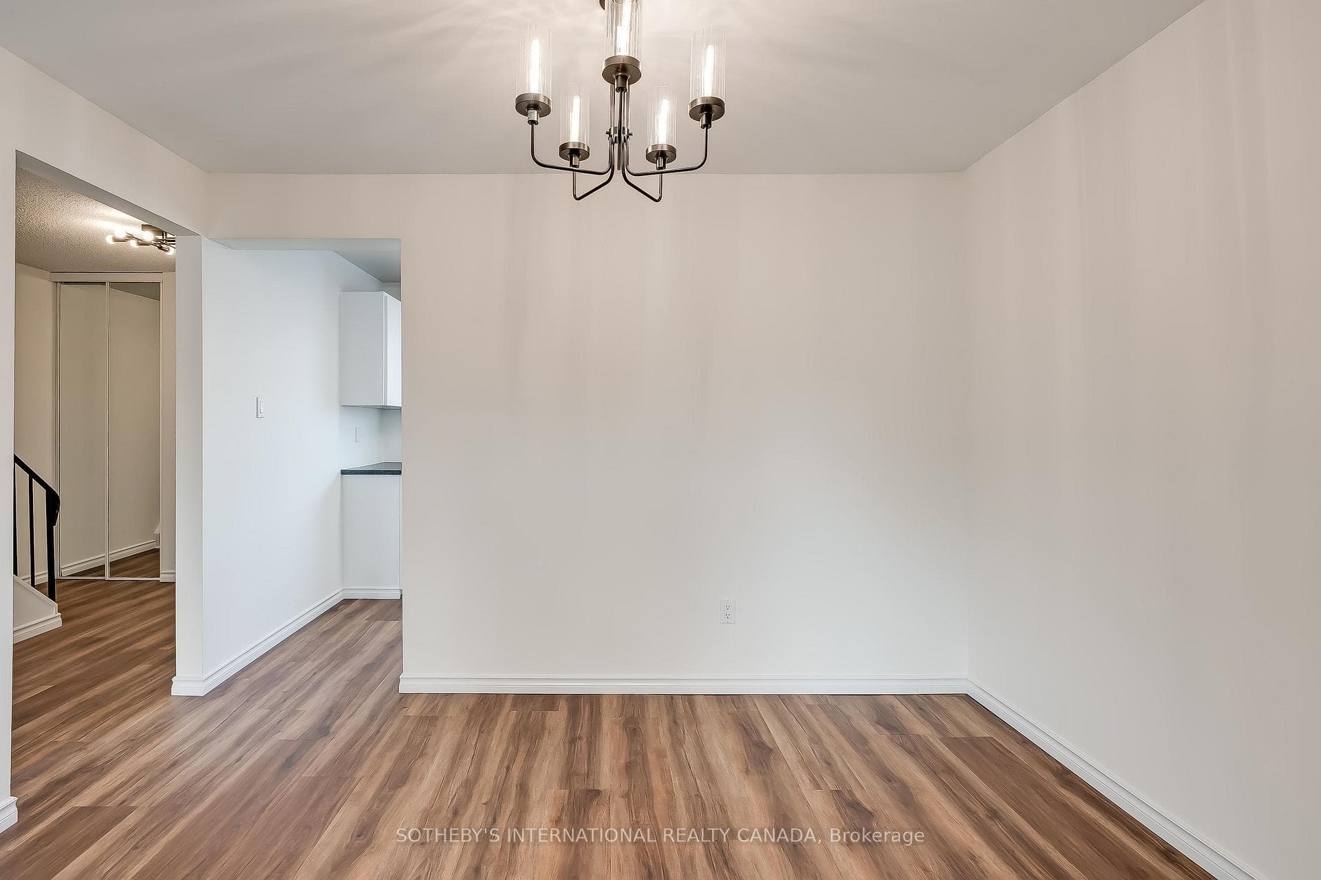 1055 Shawnmarr Road Unit 203 photo 9