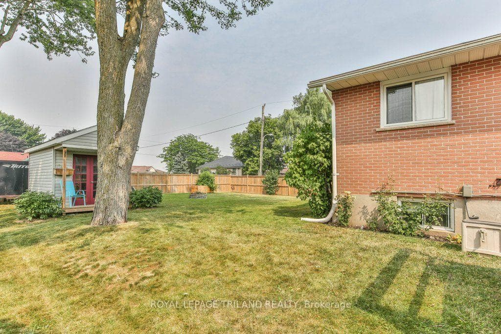 425 QUEEN Street photo 37