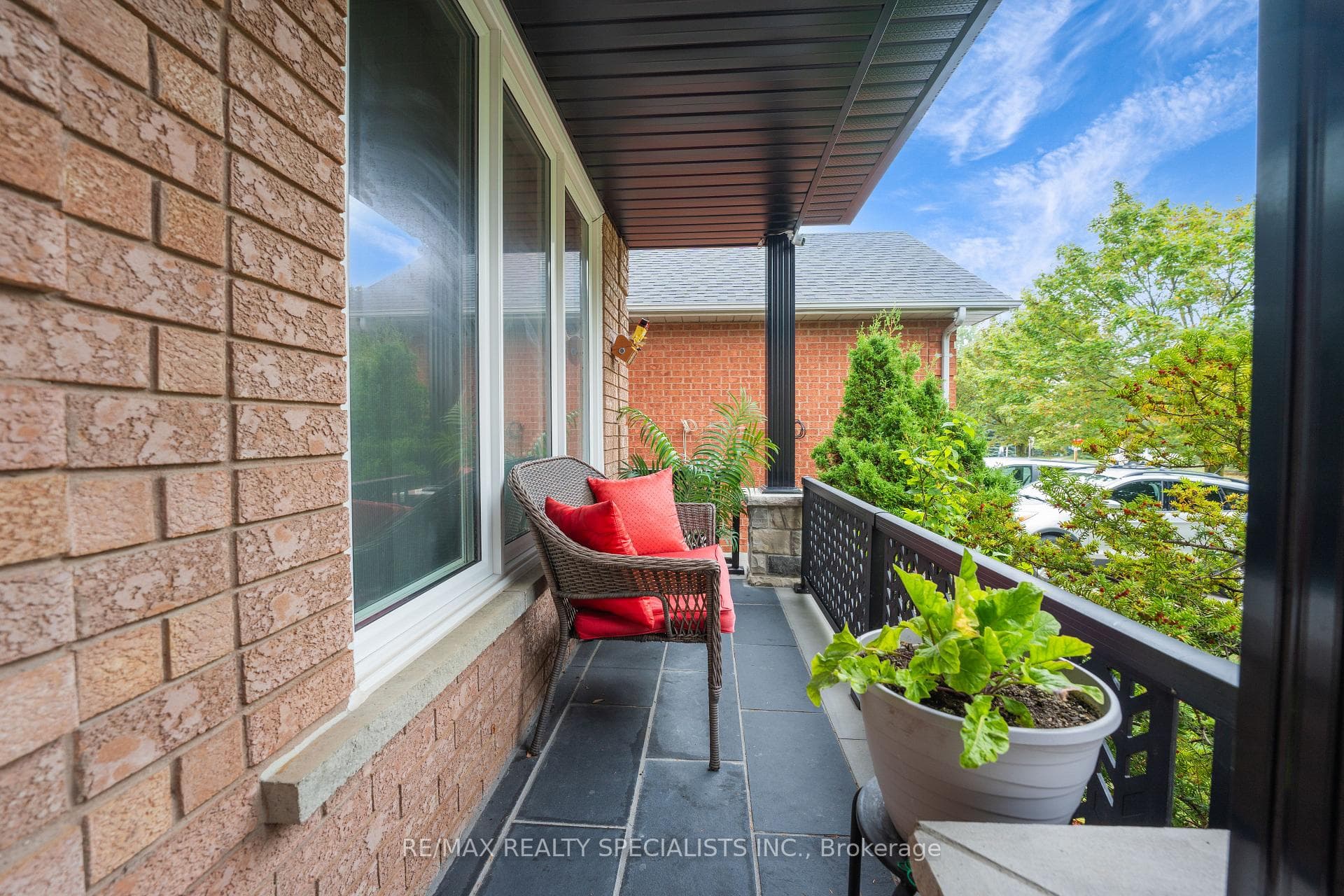 36 Devonsleigh Boulevard photo 3