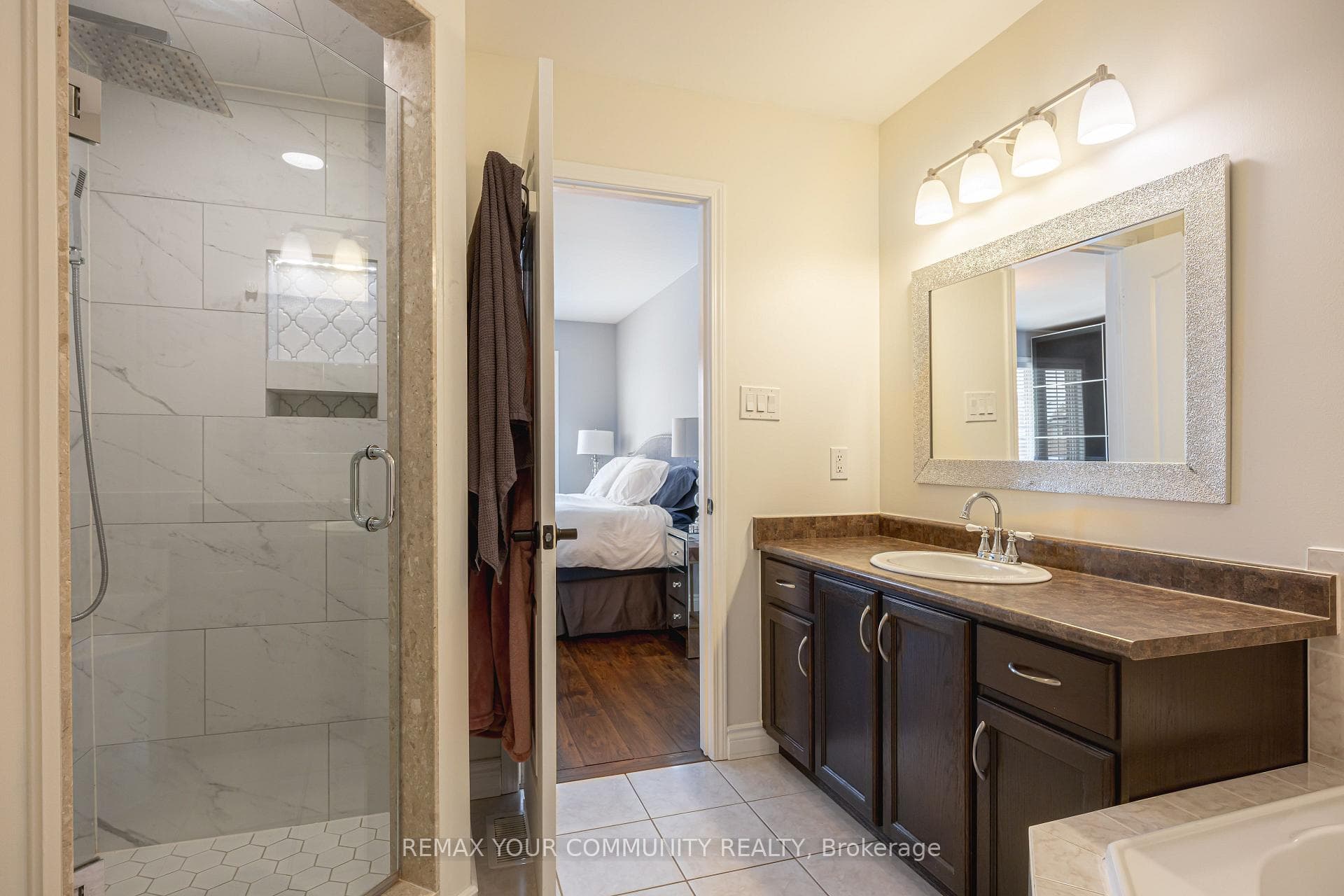 14 Armstrong Crescent photo 21