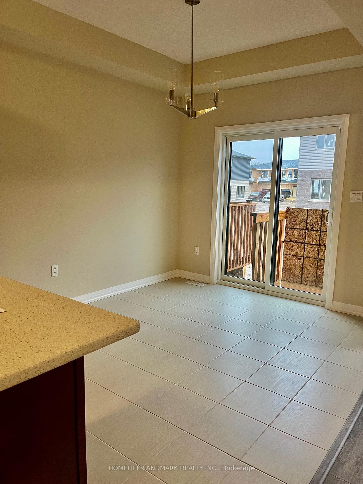 82 William Street photo 9