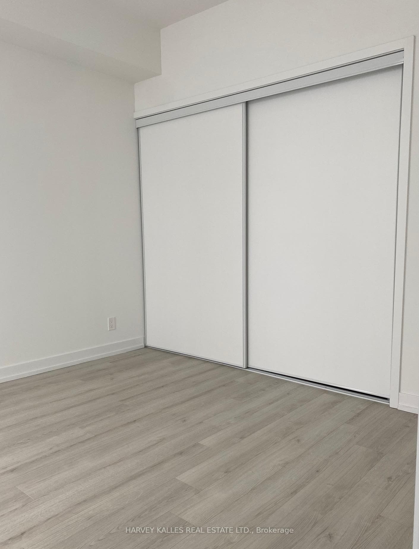 33 Helendale Avenue Unit 2409 photo 12